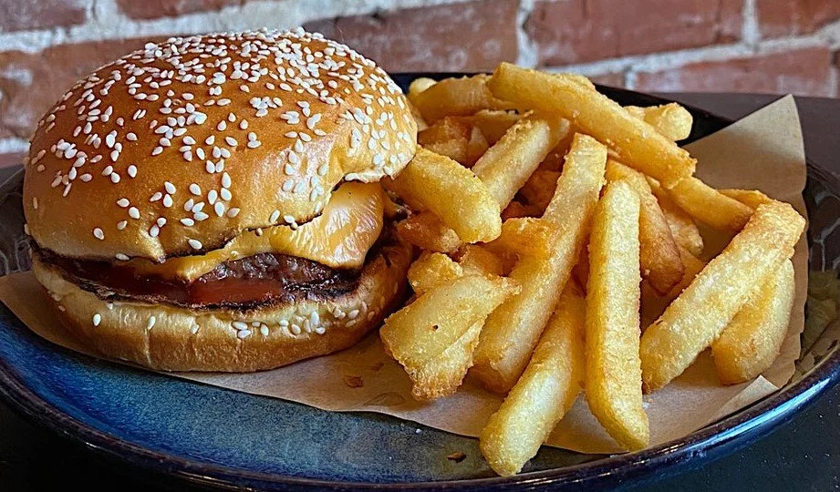 cheeseburger & chips.jpeg