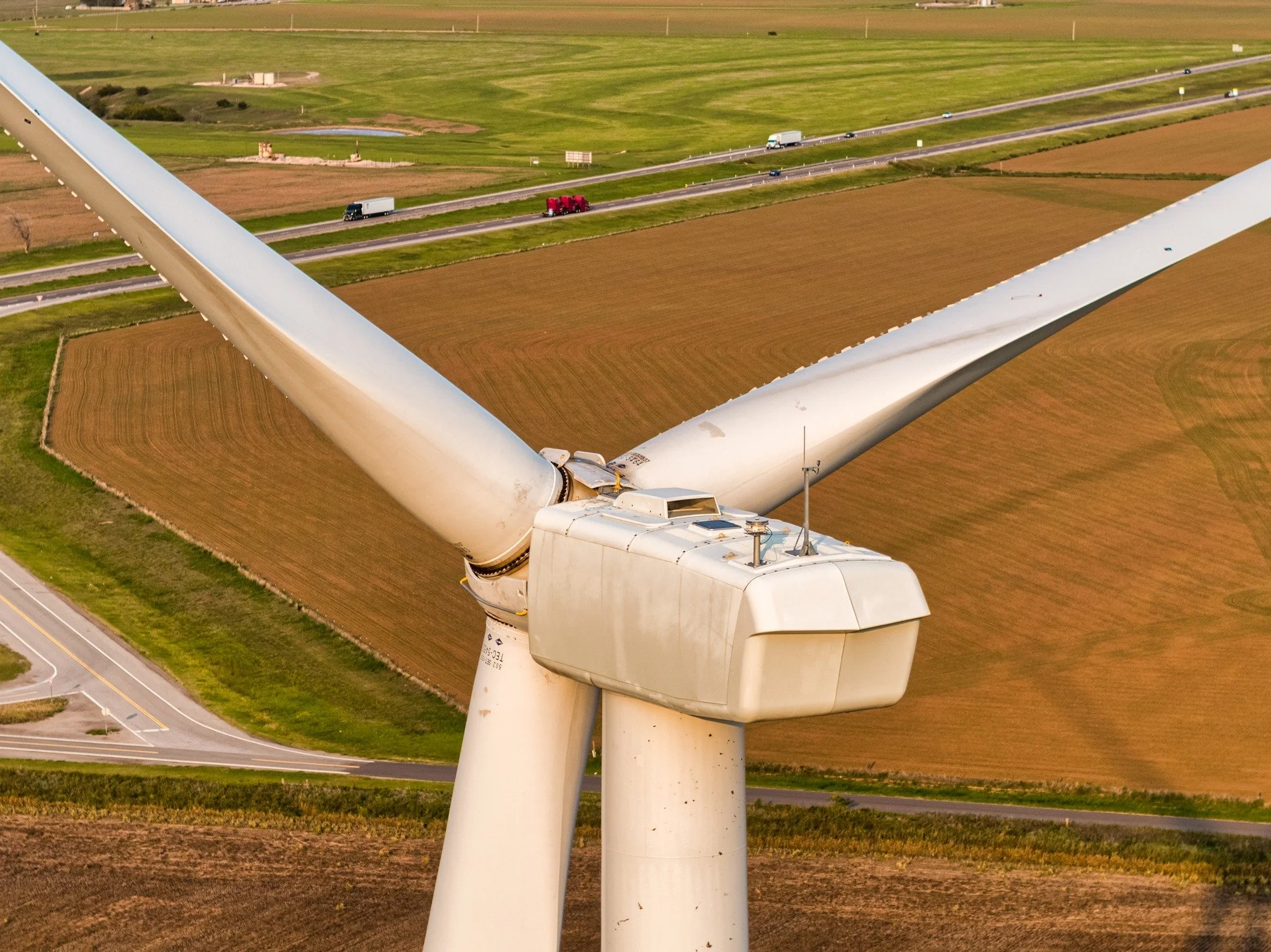 wind turbines inspected using drones and ai