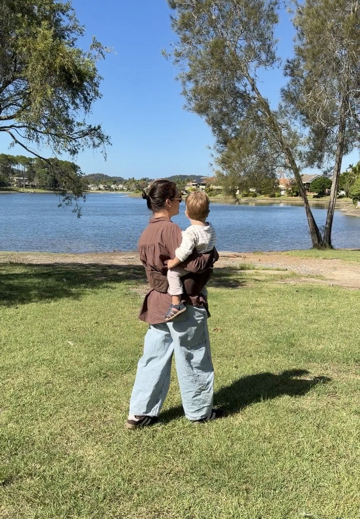 Hip-Healthy Babywearing: Advice from Paediatric Physiotherapist Ali Day