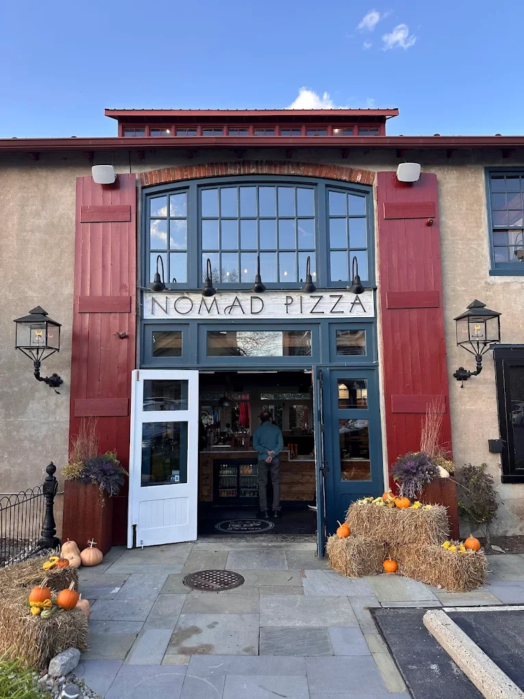 COMMUNITY DINNER NIGHT AT NOMAD PIZZA