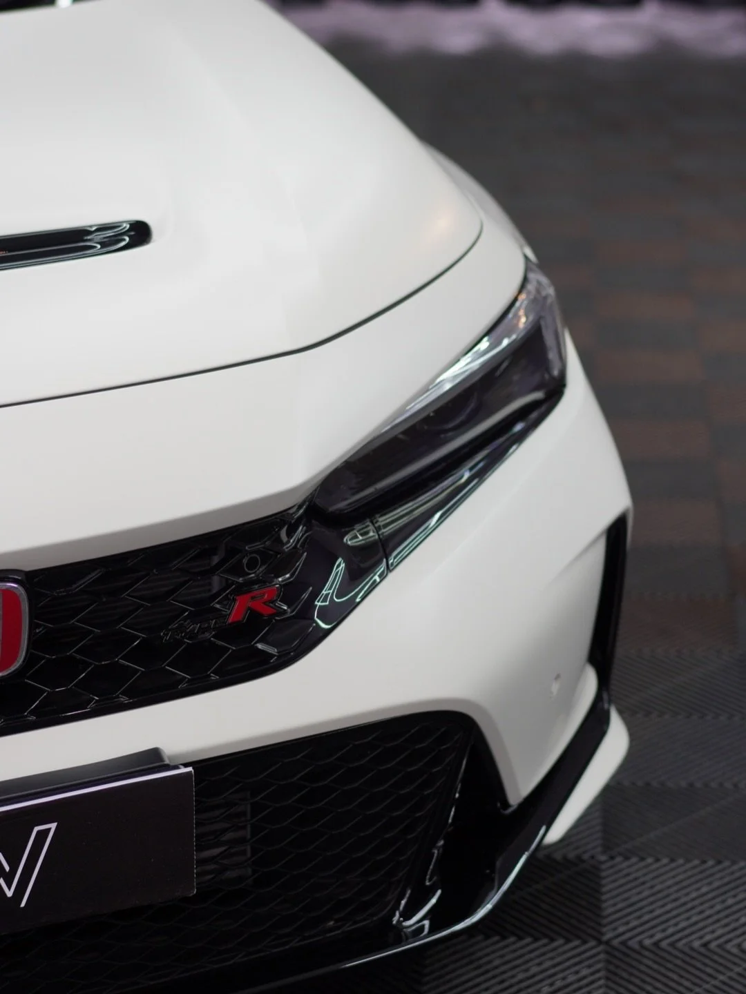 We tuned Noah&rsquo;s new shiny pocket rocket into a stealth bomber jet✈️ with our satin PPF.

Honda civic Type R now ready for tackling any corners thrown at, without the worries of chipped paint &amp; scratches, being insanely easy to clean &amp; k