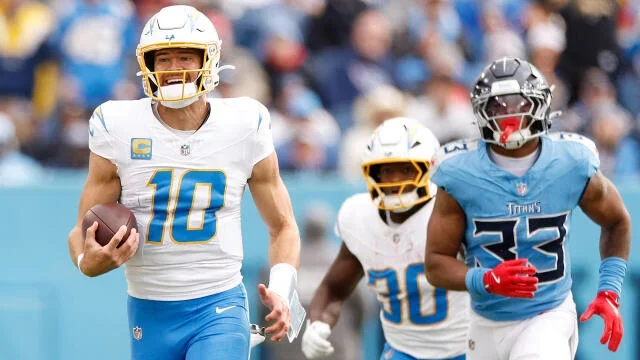 Titans Keep it Close Against Chargers Despite Offensive Struggles
