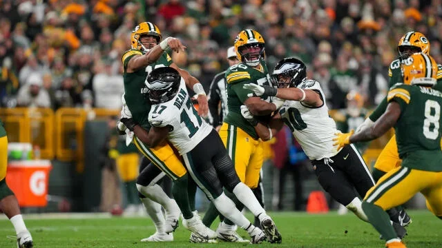 Despite Offensive Struggles, Eagles Win Low-Scoring Showdown on Primetime