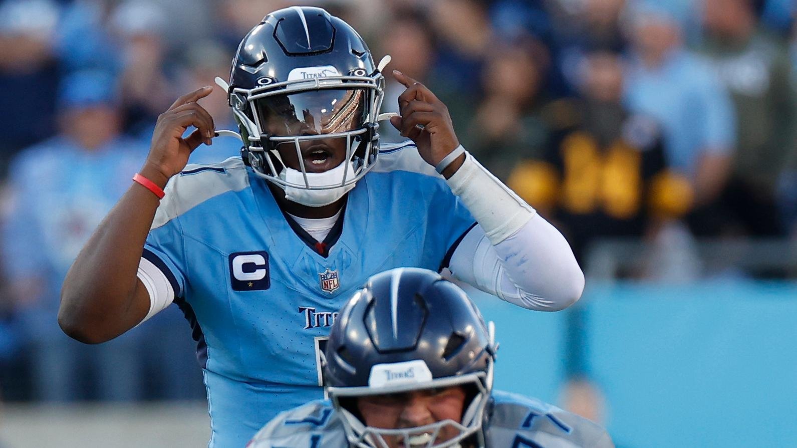 Titans Set to Take on Browns in Matchup of Teams with Four Combined Wins