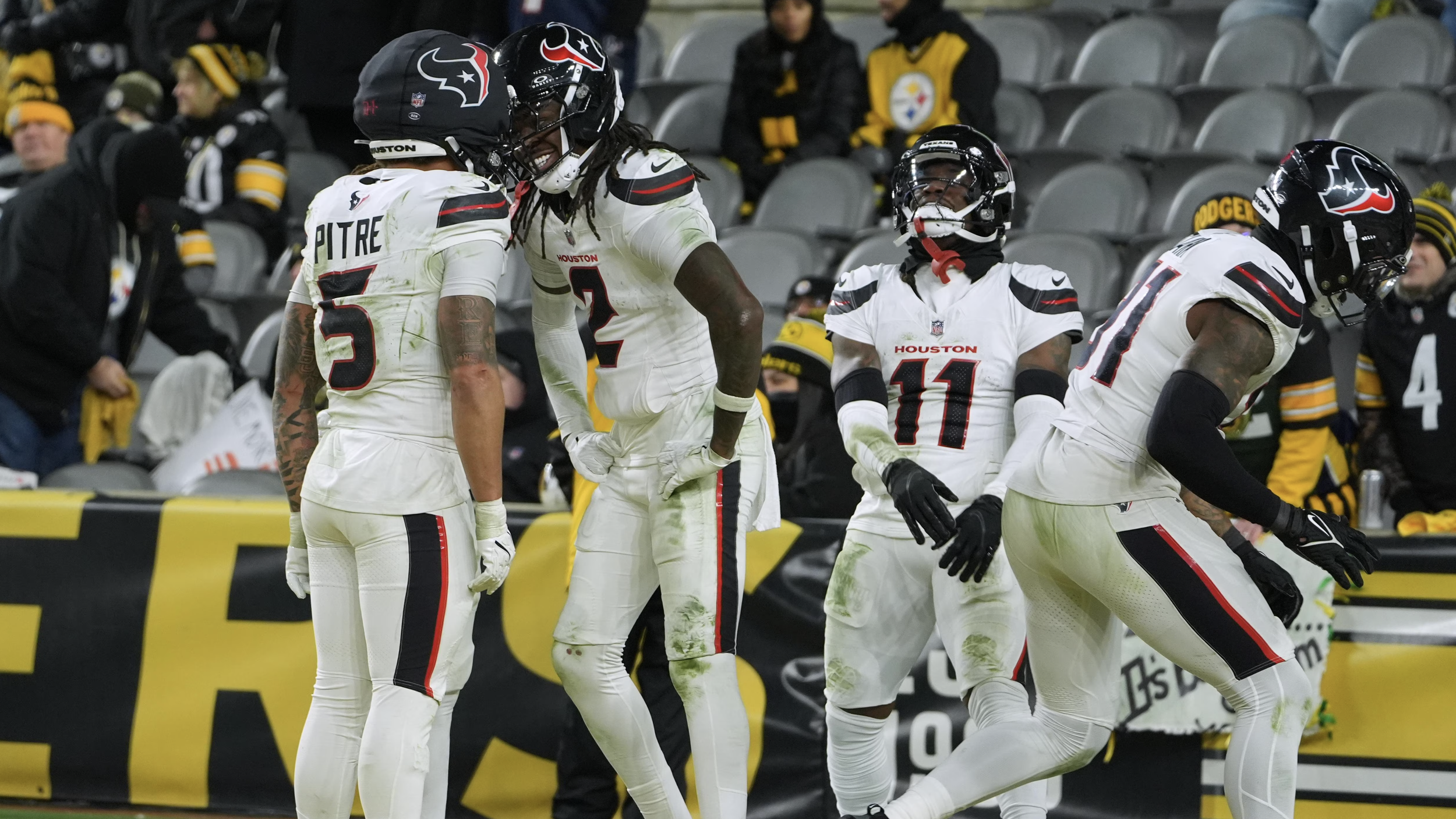 Texans’ Defense Dominates Steelers in a 30-6 Wild Card Win, Sends Houston to Divisional Round