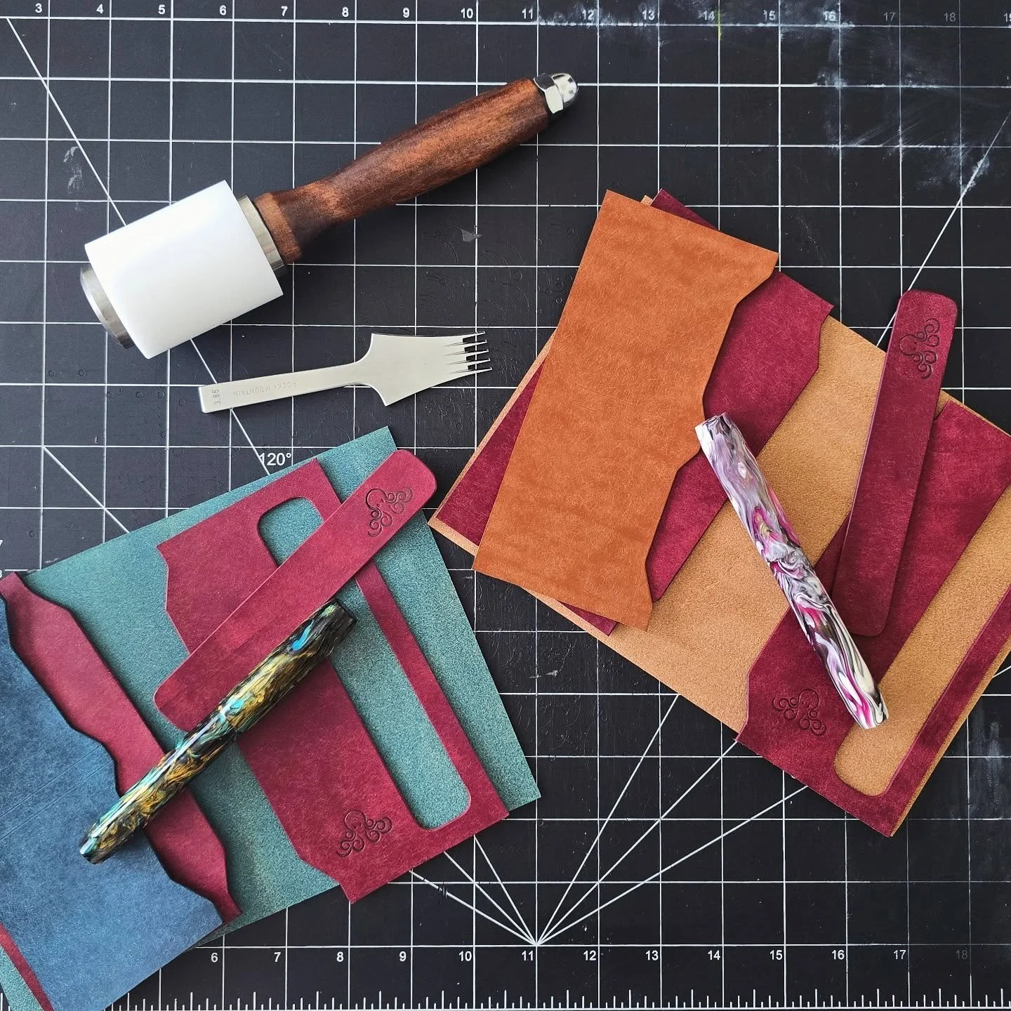 Mini Stoics under construction posing with two of our stunning @zodiacpencompany pens.

#journaling #leatherjournal #leatherwork #journalcover #handmade #leathercraft #leathercrafting #leather #fountainpens