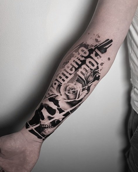 Traditional plot with Uniq design in Black and White style