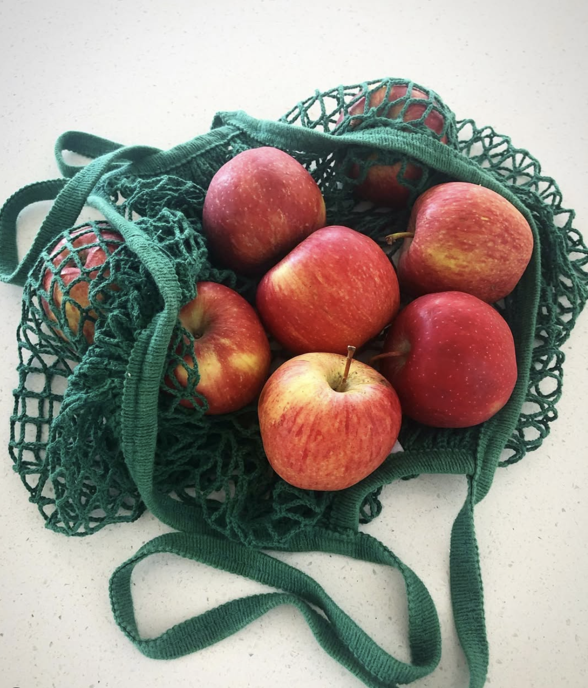 Apples & string bag.png