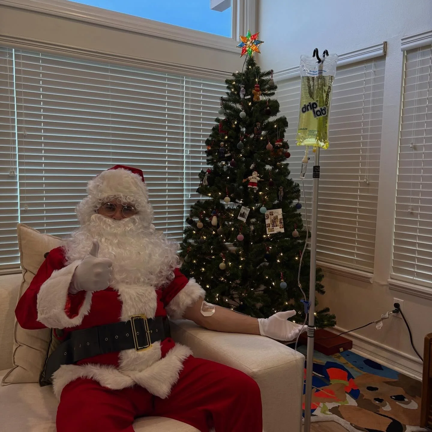 House Call to the North Pole for @santaclause before his 24 hour 🎁 delivering shift. 

Santa&rsquo;s pre-flight checklist: ✔️ Presents ✔️ Reindeers ✔️ IV drip 🎅💉

🌐 driplabiv.com
📲 Appointments: 8183198666
🫵🏽 Follow: @driplab.iv
🏃🏽&zwj;♂️ Ta