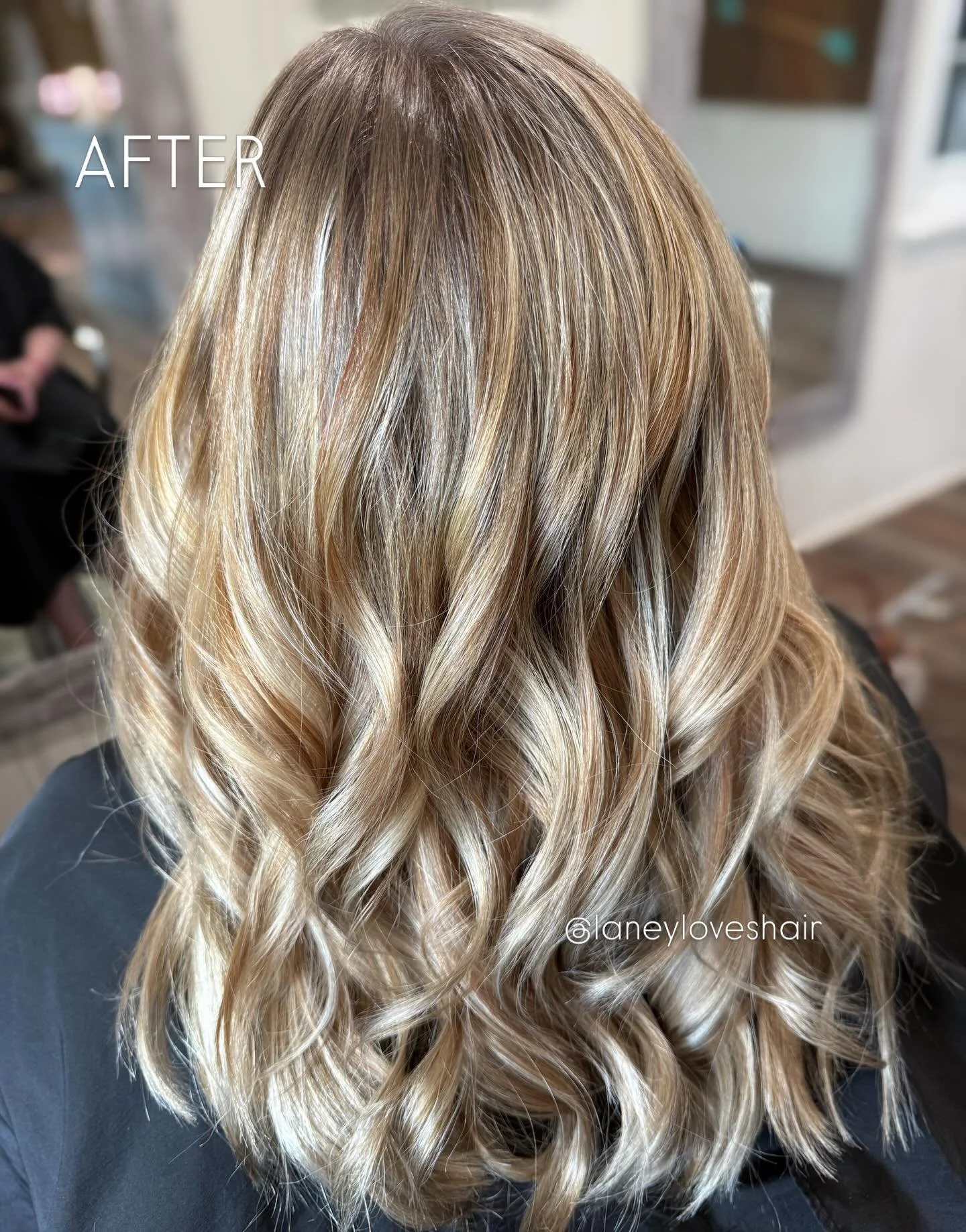 ✨CAROLINE✨ 3.5 hour transformation = hair goals! 

#beforeandafterhair #lakemurray #803hairstylist #prosperitysc #chapinsc @keunehaircosmetics @unite_hair @redken