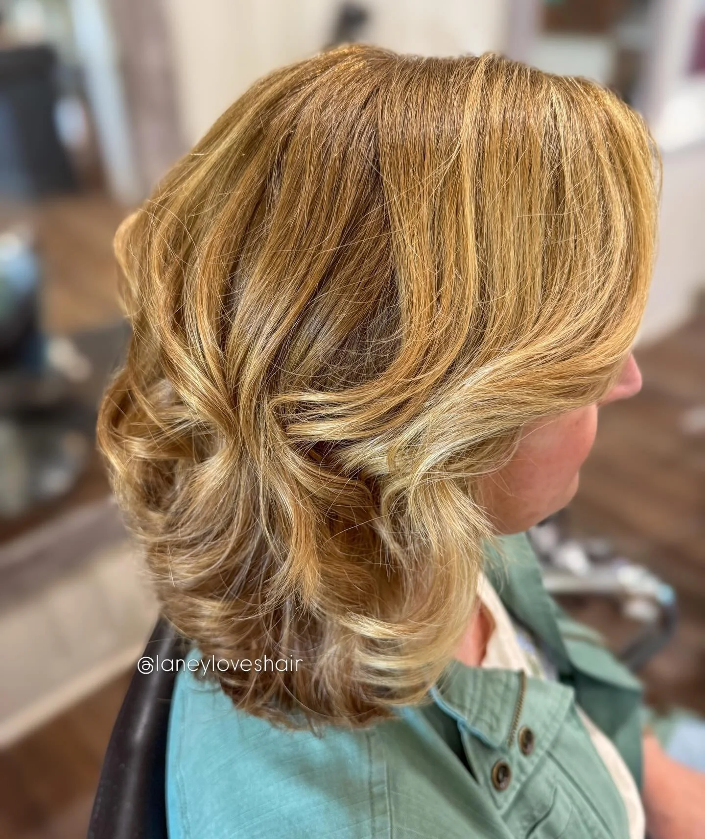 ✨JAN✨ Fresh color &amp; cut for this beautiful Mother of the Bride! 

@keunehaircosmetics @unite_hair #leesvillesc #gilbertsc #803hair #motherofthebridehair #lakemurrayhairstylist