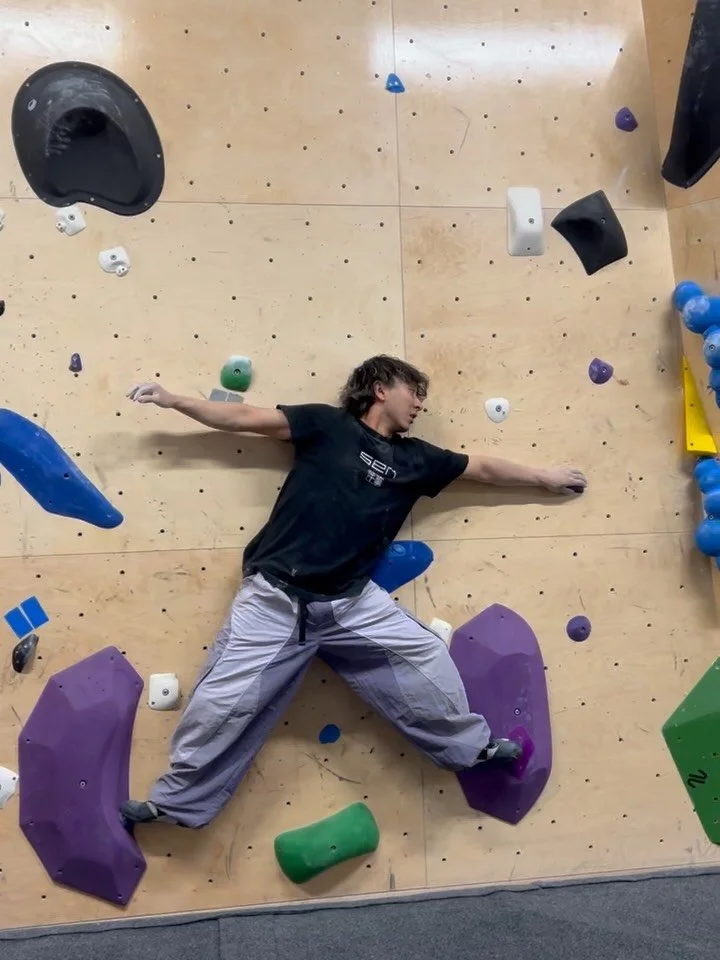 Popular slab beta

Vid 1 Grade: grey
Vid 2 Grade: green
Setter and climber: @nomura_shinichiro
