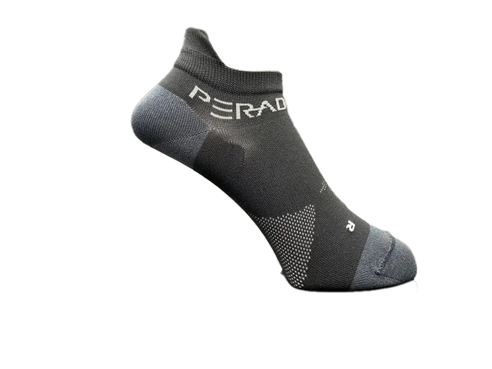 Peradra Socks - black.png