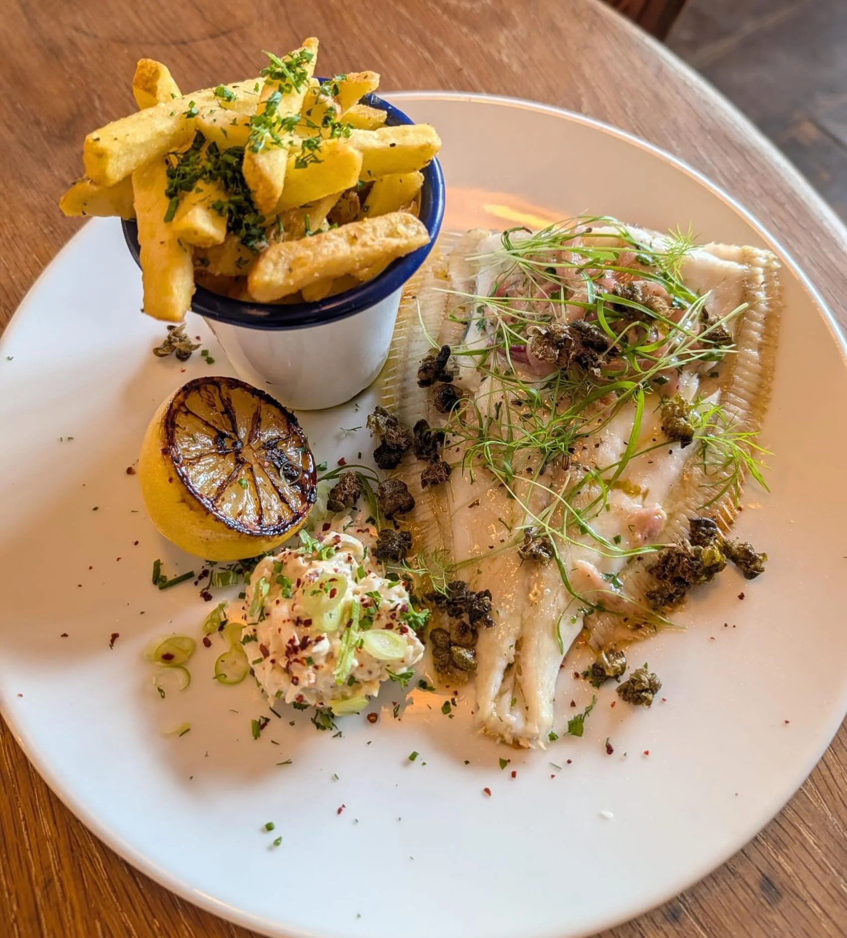 Beautiful Cornish Sole on the lunch menu today 🐟

It&rsquo;s a sunny end to the long weekend! See you down at the water from 9:30-4 today 🙂

#bankholidaymonday #longweekend #freshseafood #eatingoutindevon #therivershackdevon