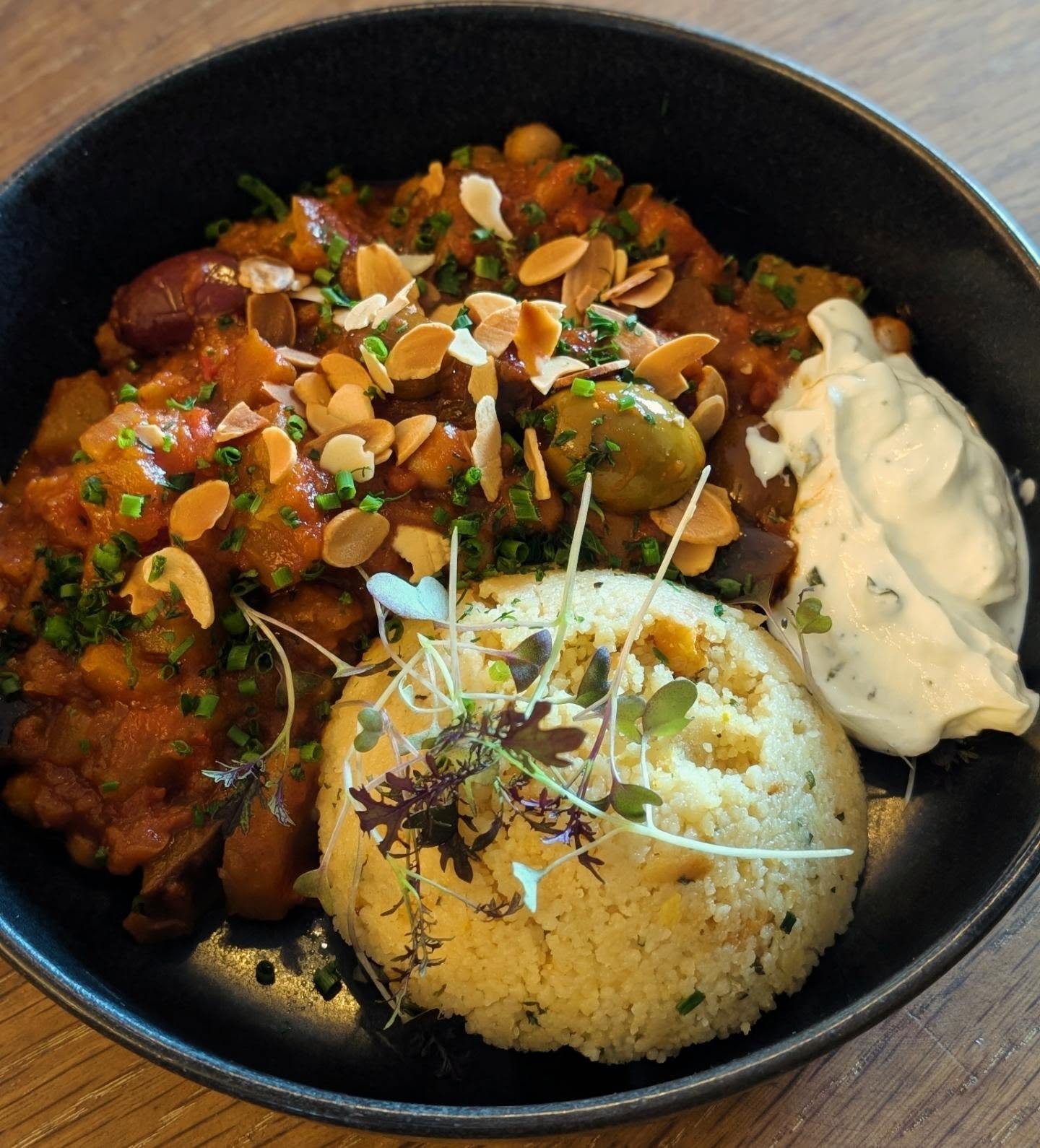 This Autumn vegetable tagine is new on our lunch menu 🍂

Roasted squash, aubergine, parsnip, apricot and olive tagine with lemon cous cous and flaked almonds. Perfect for an Autumn afternoon! 

#lunch
#newmenu
#autumnvibes
#therivershackdevon