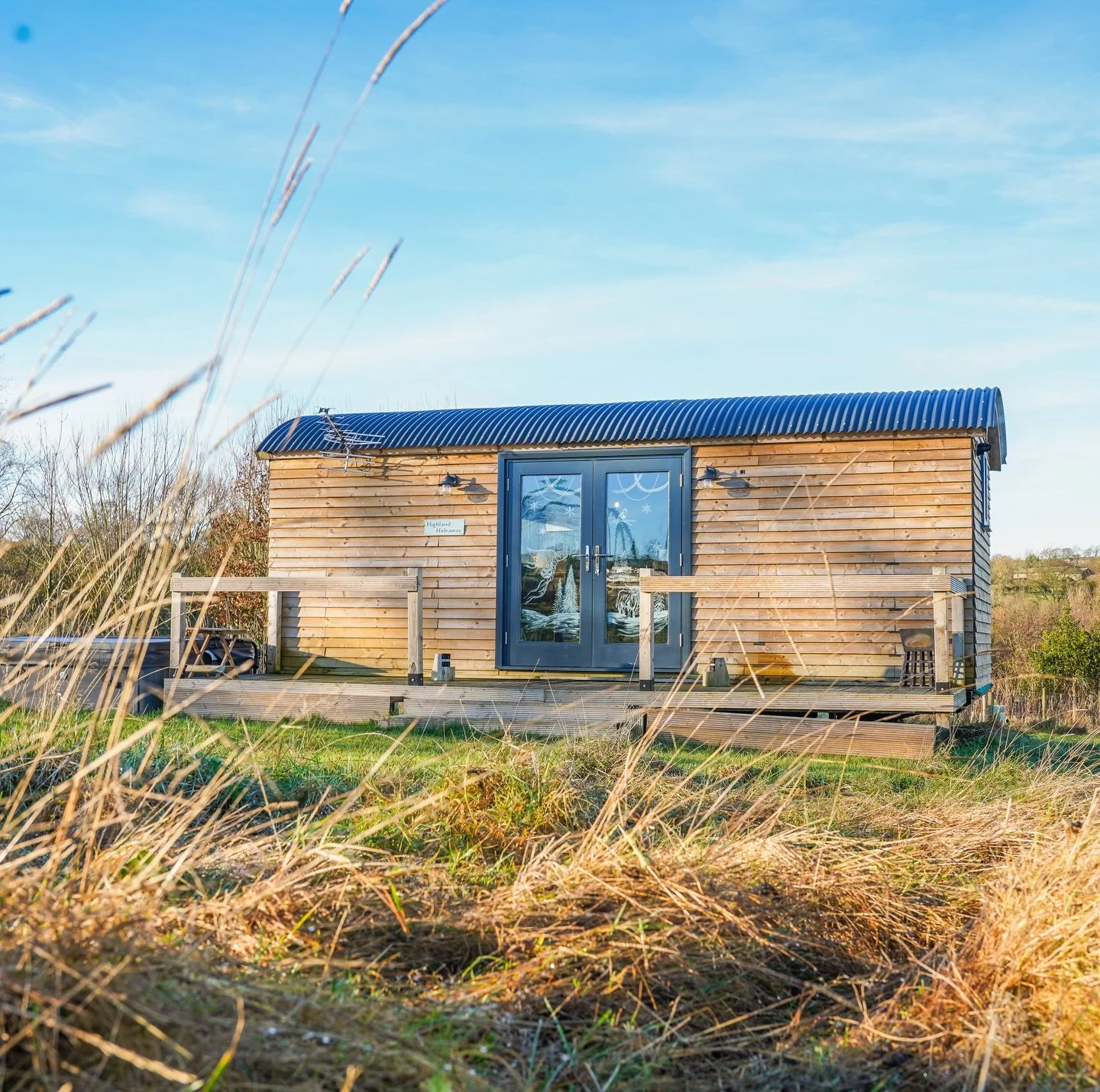 🌿🐮 Welcome to Highland Hideaway&hellip;

Tucked away in the peaceful countryside, our Highland Hideaway Shepherd&rsquo;s Hut is the perfect escape for two.

Wake up to fresh air and farm views, spend your day exploring or meeting the animals, then 