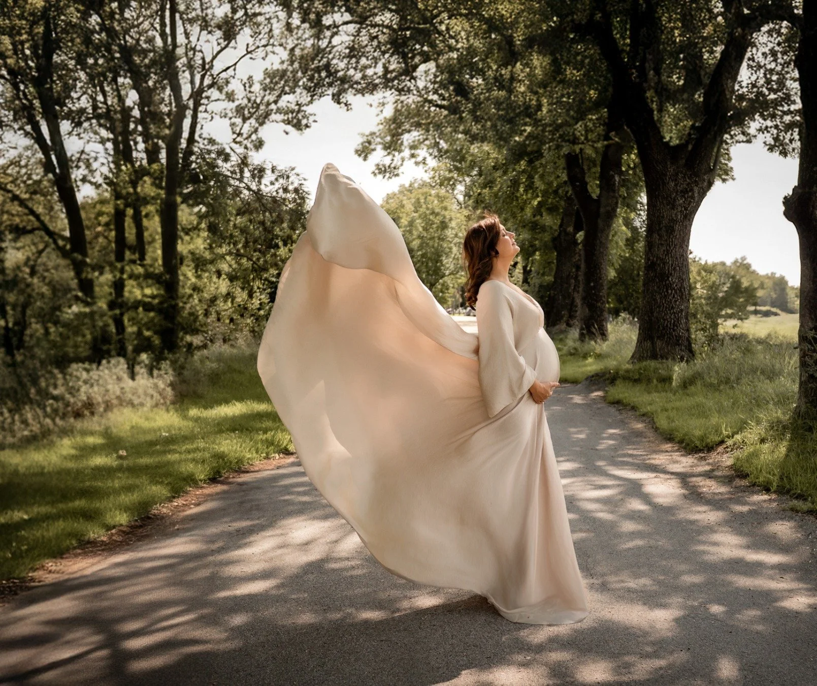 Diese wunderschönen Spätsommer - Bilder sind im Rahmen meiner Einschulungs-Minis entstanden .
Eigentlich hatte die Mama Anfang des Jahres „nur“ ein Fotoshooting rund um die Einschulung ihrer Tochter gebucht.
Und dann kam das Le