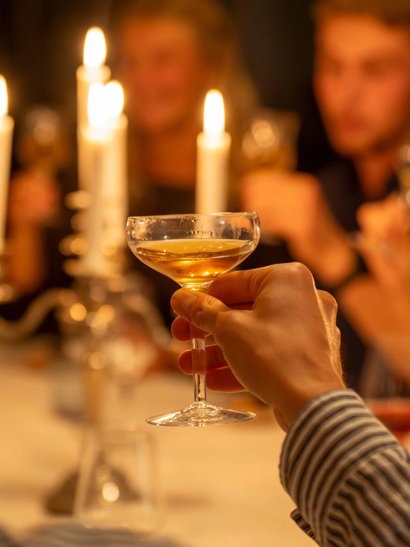 Cheers!🥂 The kitchen is yours!

Bring your own chef, your favourite caterer - or someone who just really loves to cook. The banquet hall at Lille M&oslash;lle has a professional kitchen and room for everyone you want around the table.