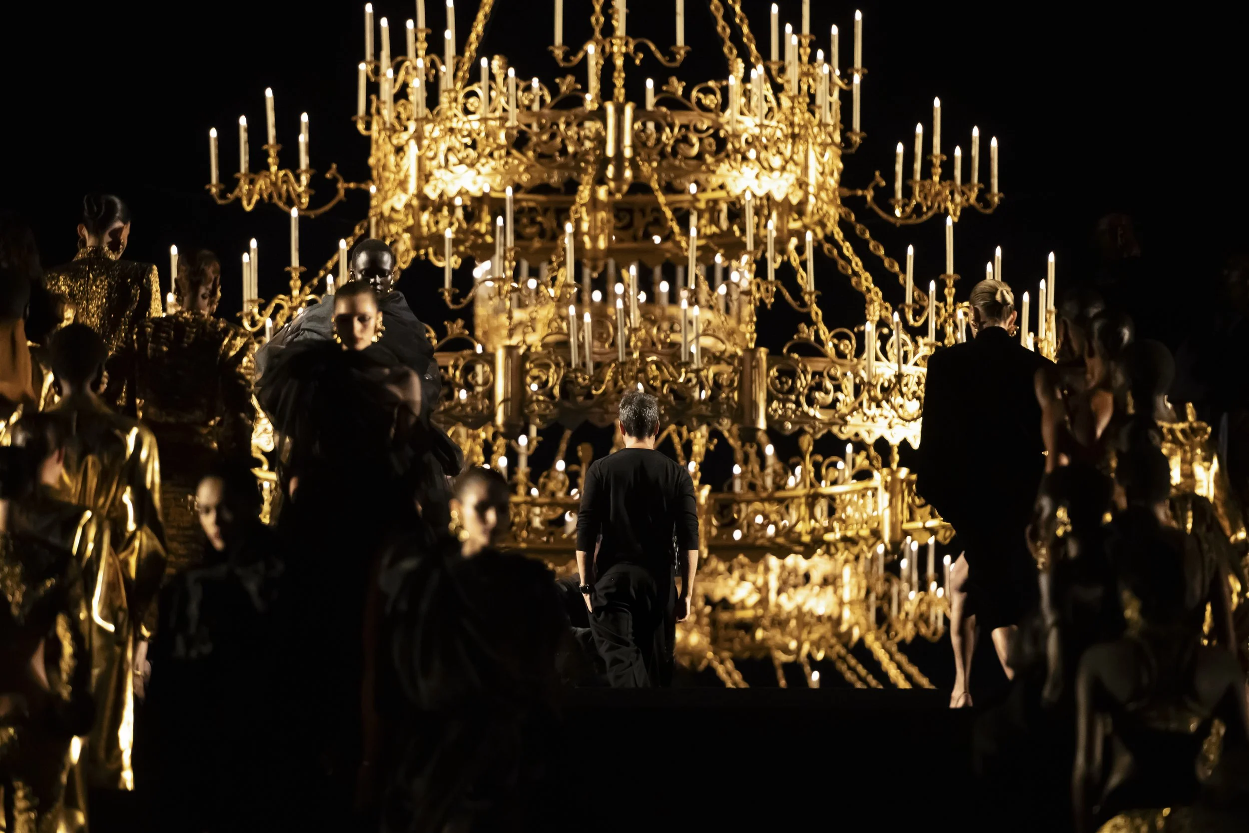 SAINT LAURENT_WOMEN_SUMMER27_AMBIANCE_02_10_HR.jpg