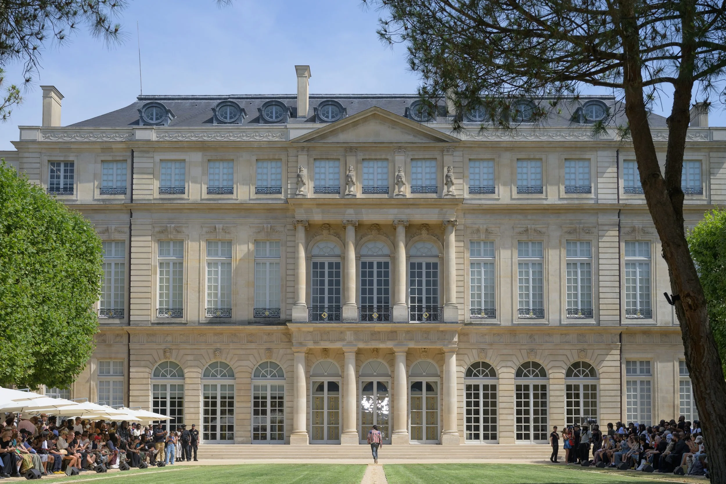 424RunwayParis81.jpg