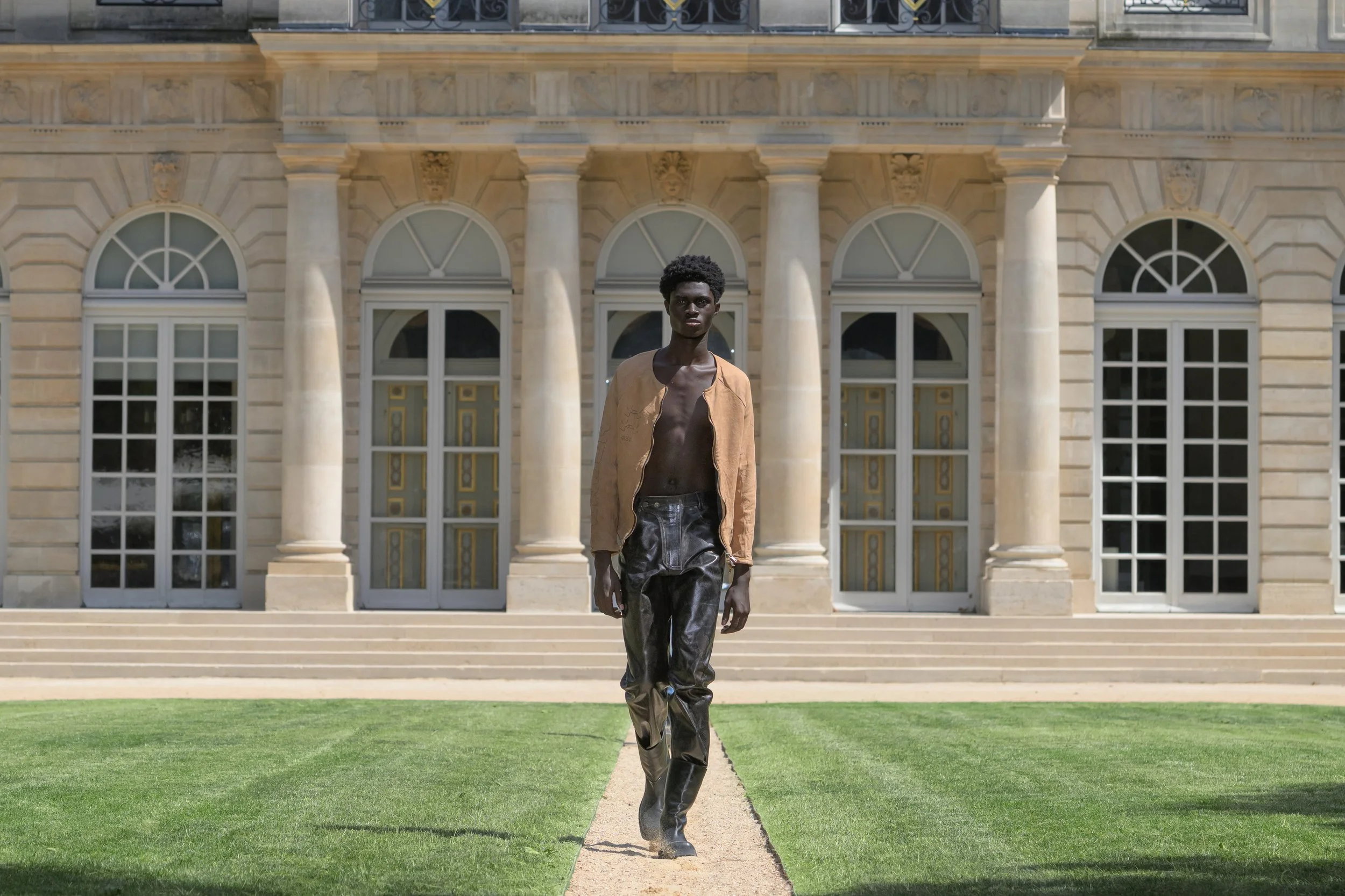 424RunwayParis49.jpg