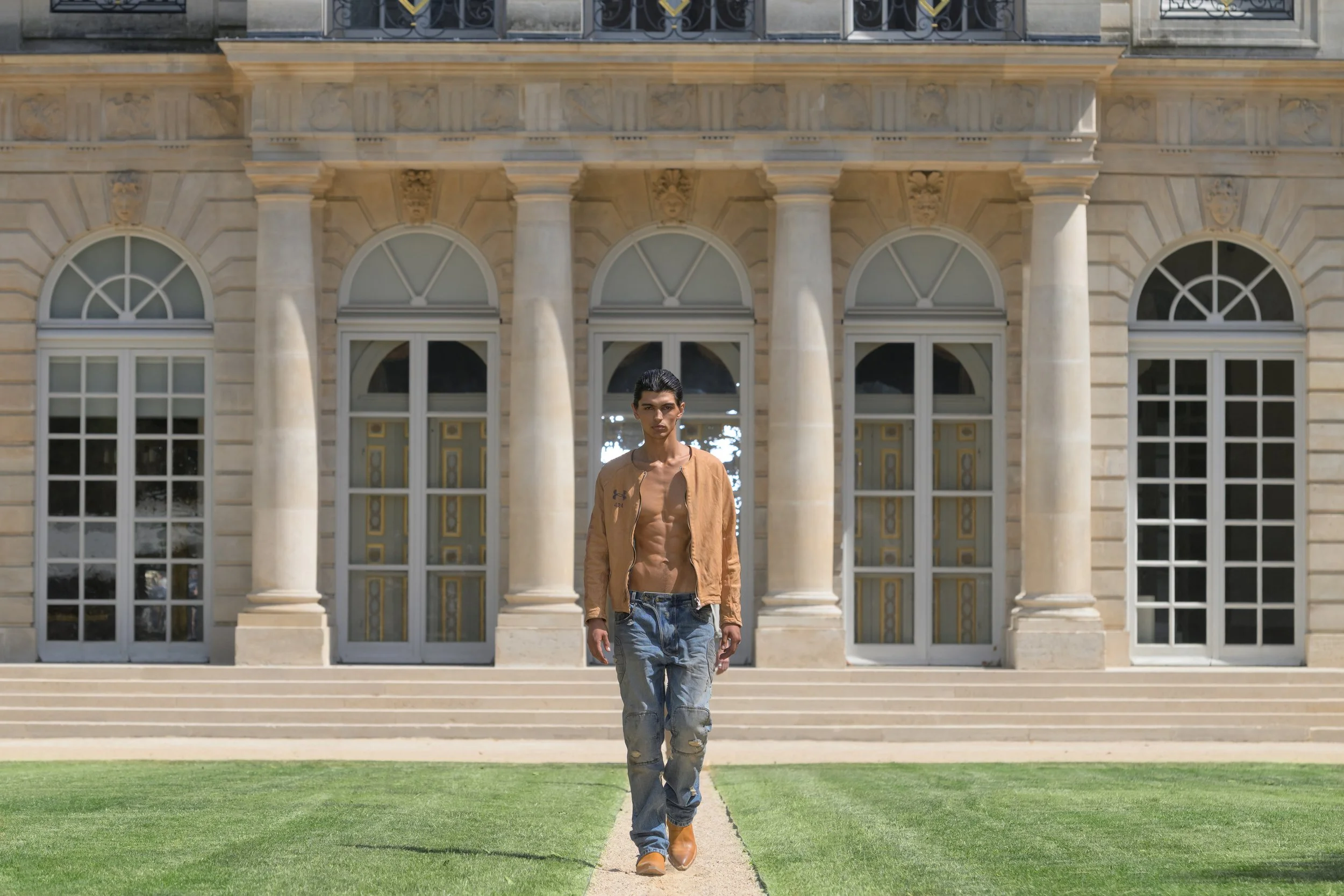 424RunwayParis45.jpg