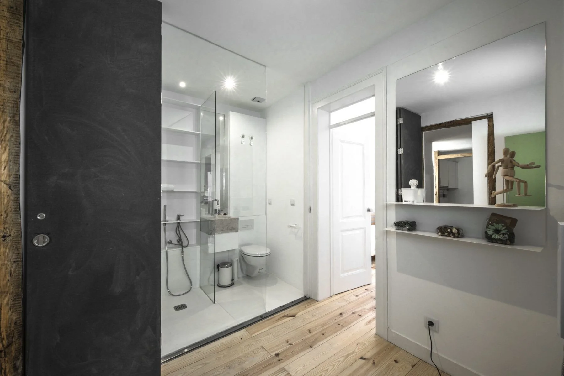 09_SANTOS_INVESTEDESIGN-1798x1200.jpg