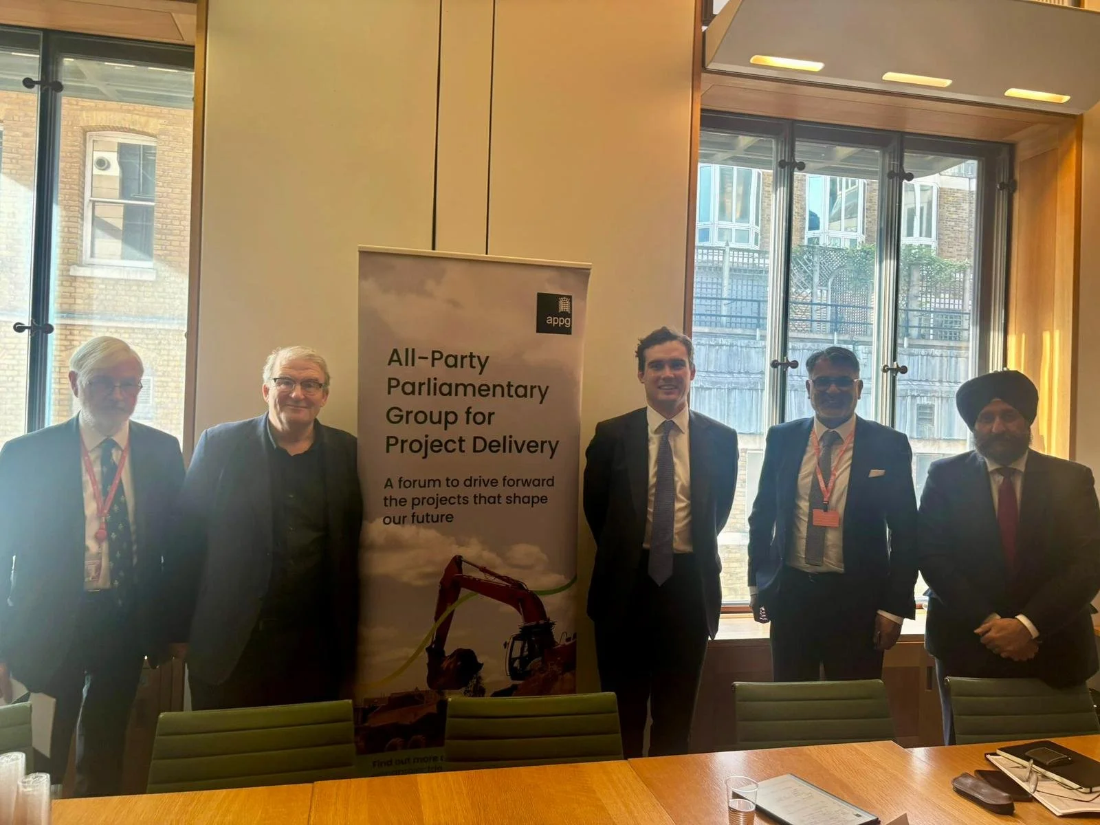 Parliamentarians discuss new research on the impact of politics and civil service institutions on project delivery