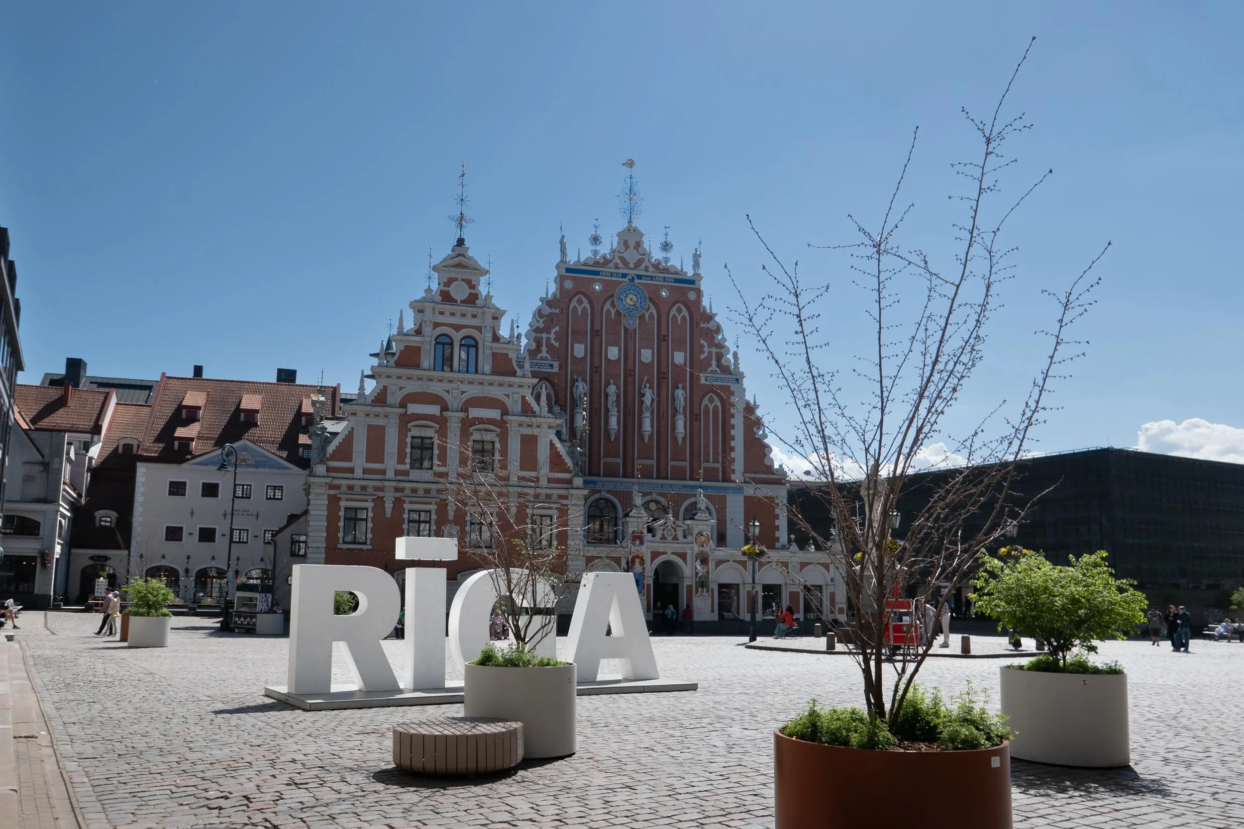 Photodrop from phototrip with @cazper86 to Riga! 🤘🏻 

What a beautiful city, a lot to see, especially the old city where we lived. 

We also visited leica-store in Riga: @leica_camera_latvia and met the awesome shopowner @artursorskis 😎 Really coo