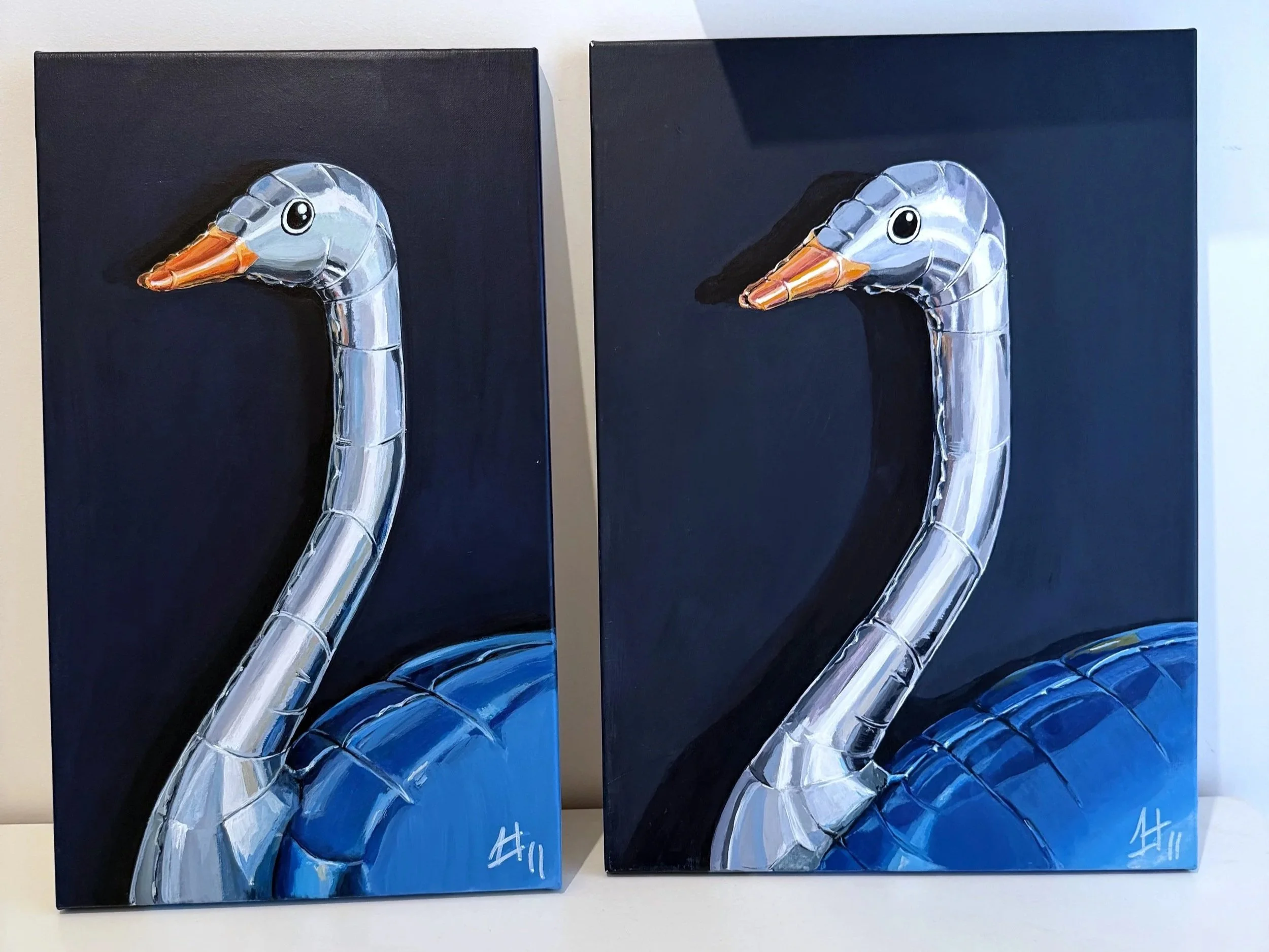 Lady Truthi II y III, pinturas de dos cisnes inflables plateados sobre fondo oscuro, de Sofía Cristina Jiménez.