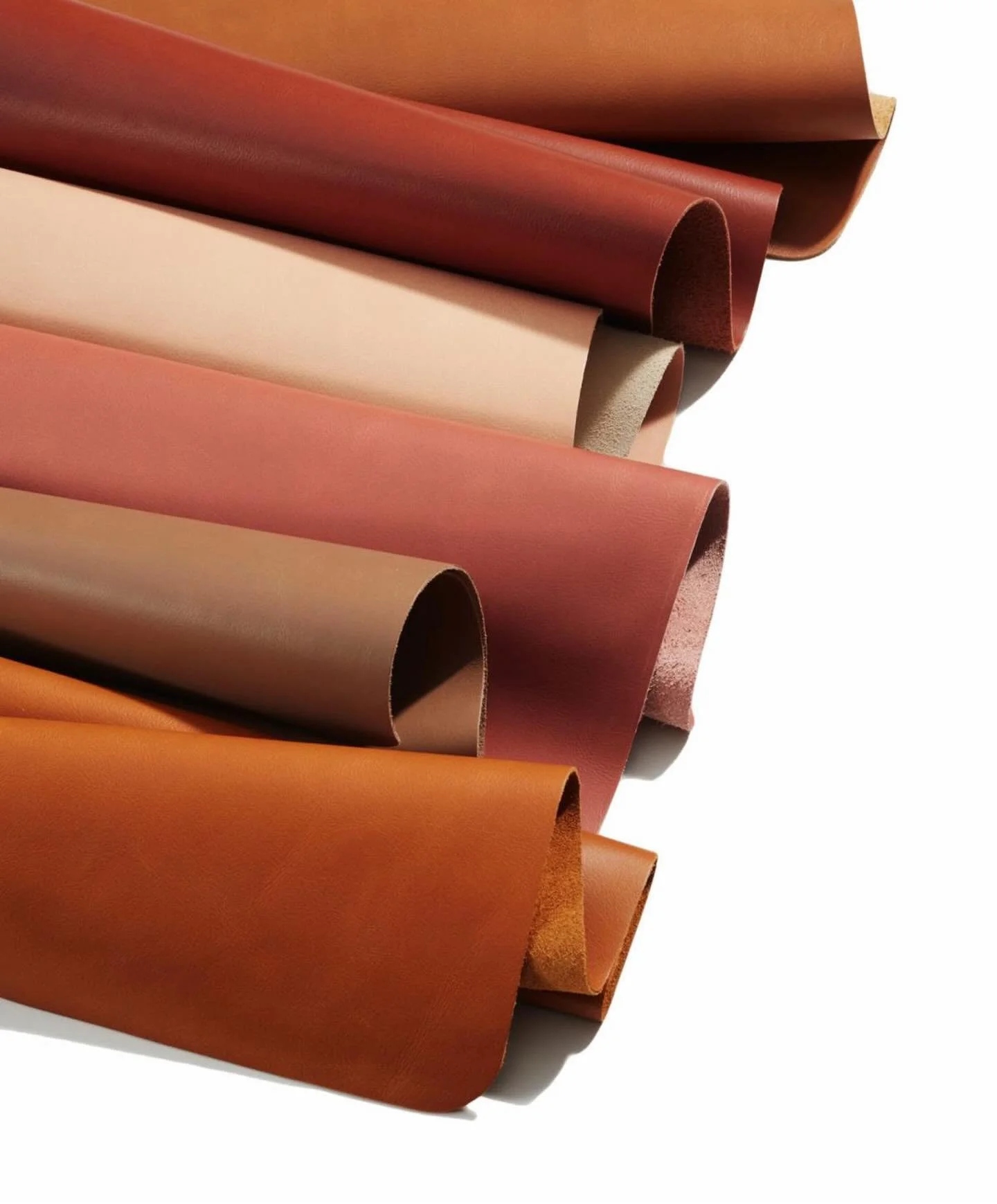 This beloved leather from Green Hides, Dakar, is inspired by the 1930&rsquo;s era of Italian Luggage where artisans created durable and reliable pieces for long journeys on ships and trains.  Elegant and crafted in beauty, Dakar offers a timeless &ld