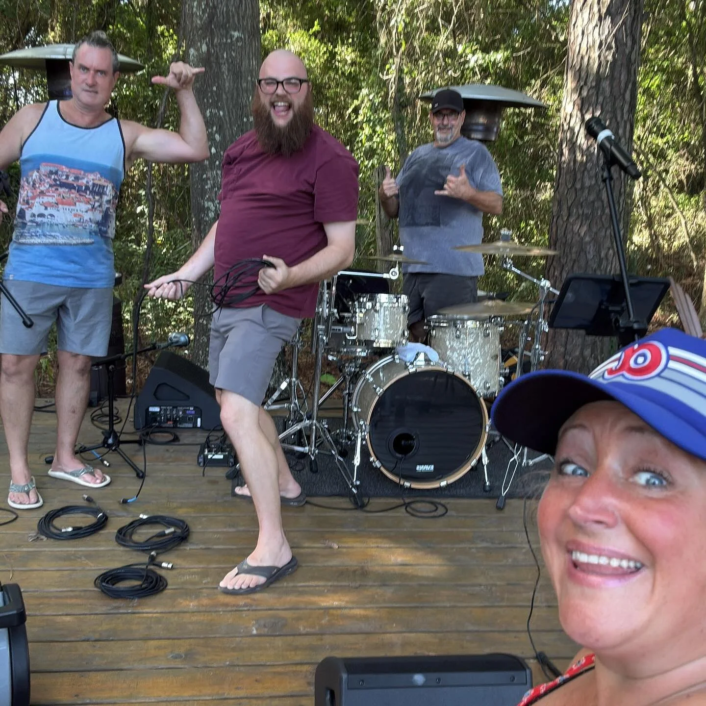 Getting ready to go live at Tin and Tallow! We are the kinda heat you&rsquo;re looking for! And the burger of the week is fire! 🔥 get here now!!!!! @tinandtallow