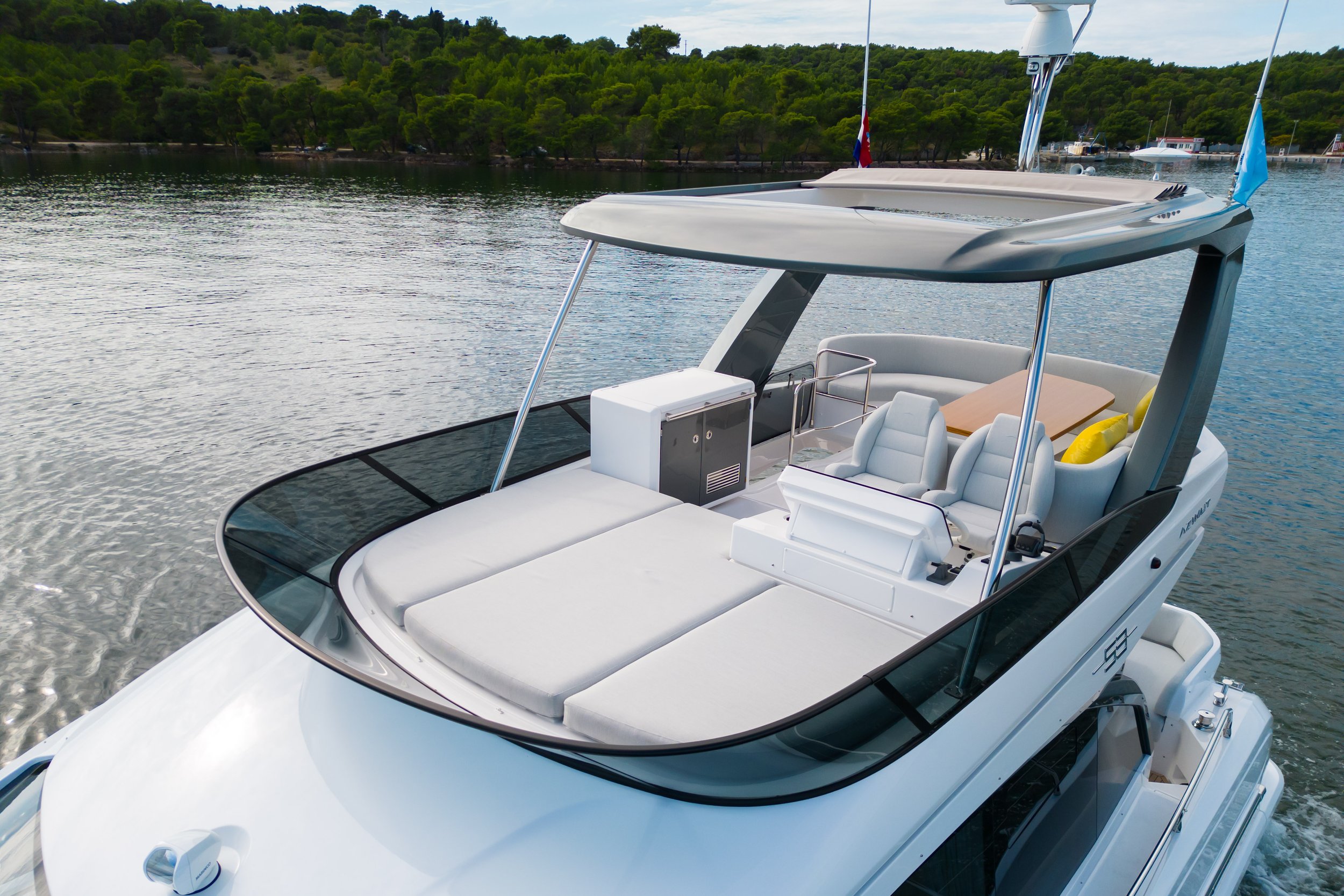 Azimut 53 Fly-109.jpg