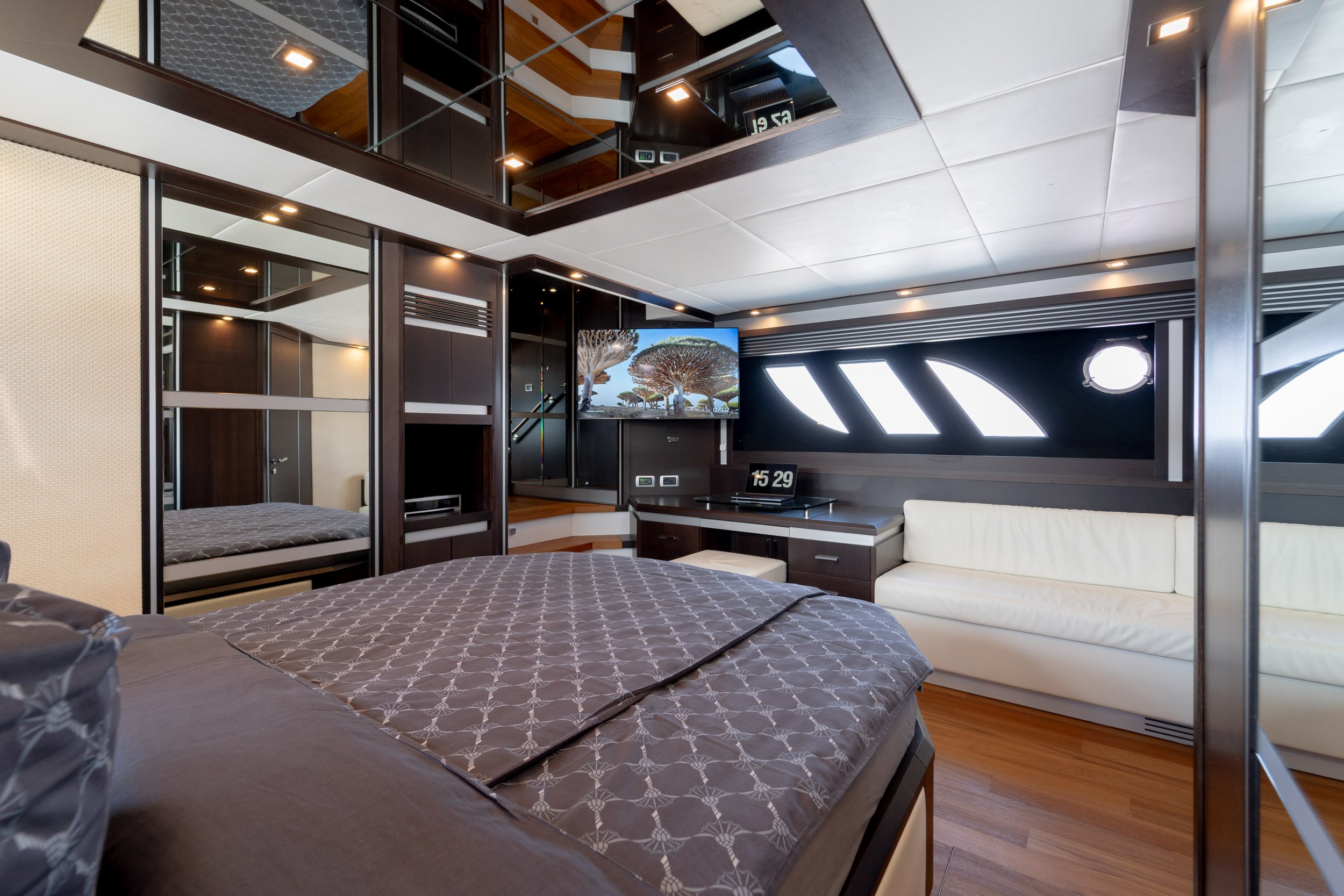 Dominator 62 - Skyfall-27.jpg