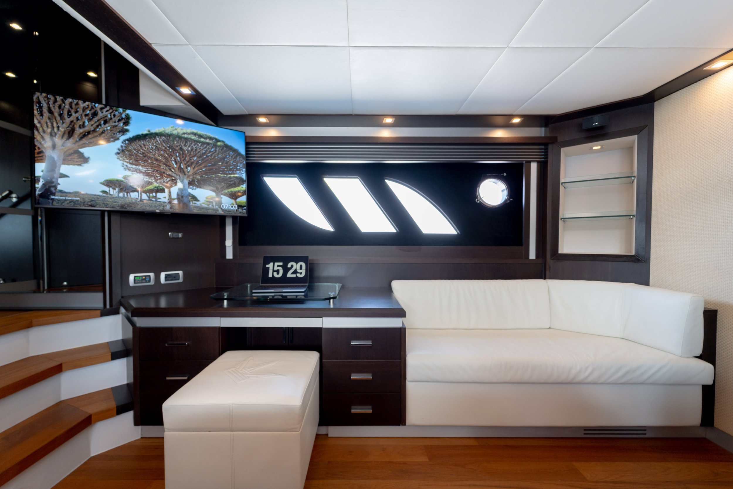 Dominator 62 - Skyfall-28.jpg