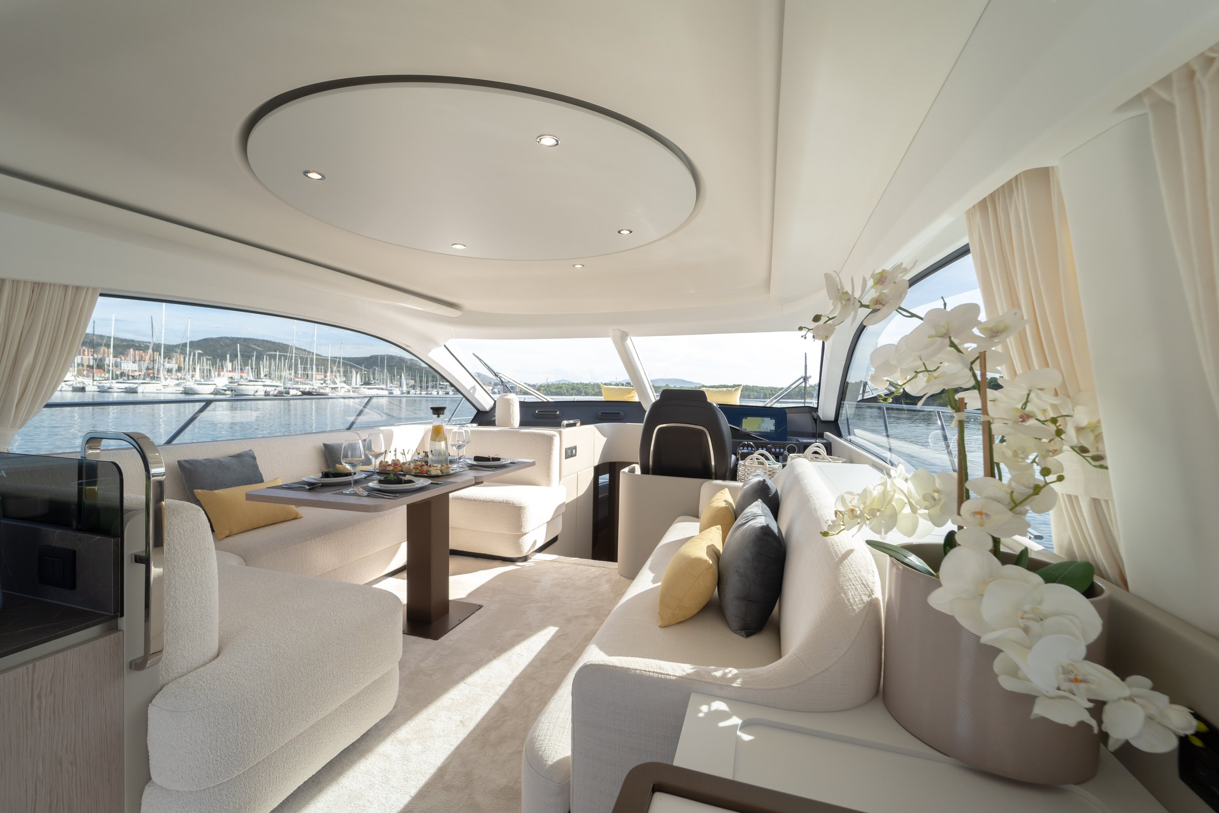 Azimut 53 Fly-166.jpg