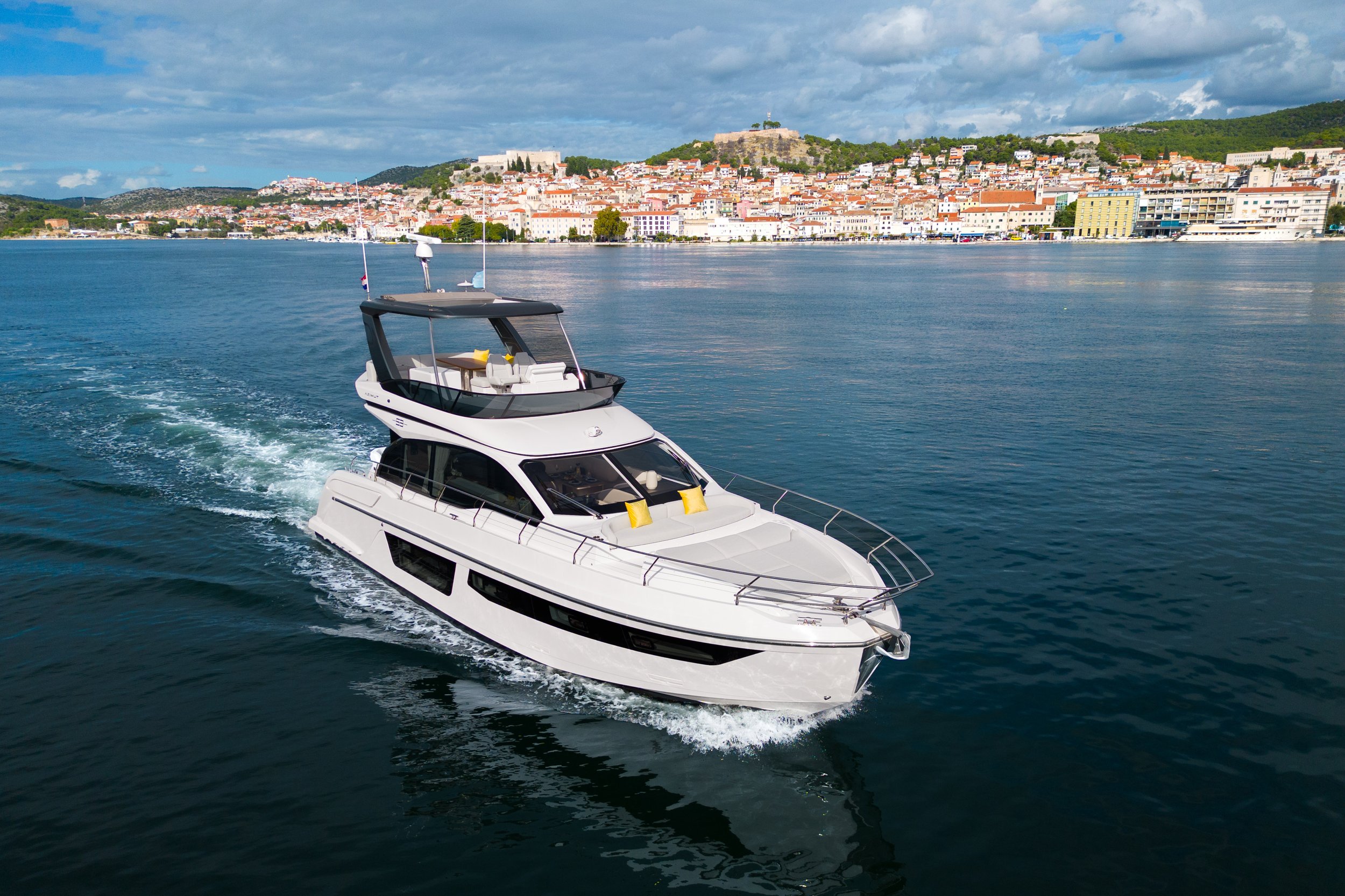 Azimut 53 Fly-195.jpg