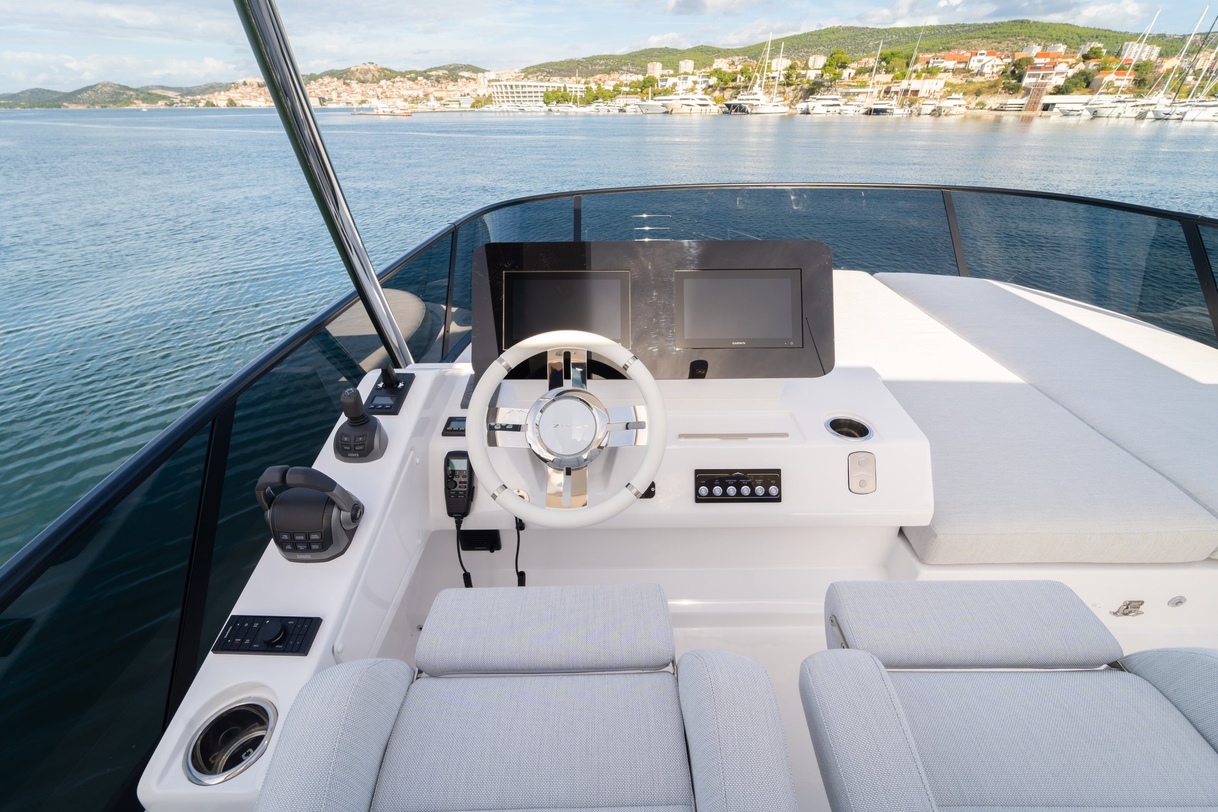 Azimut 53 Fly-176.jpg
