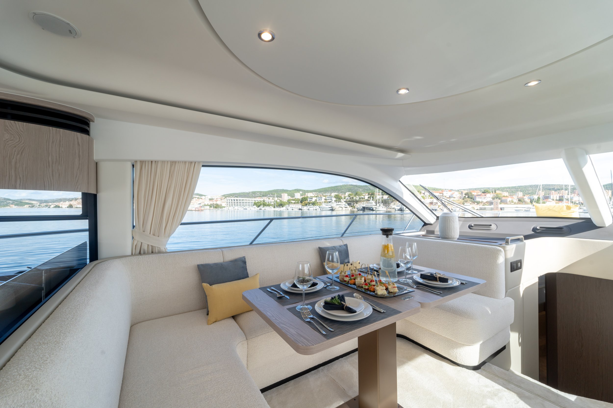 Azimut 53 Fly-160.jpg