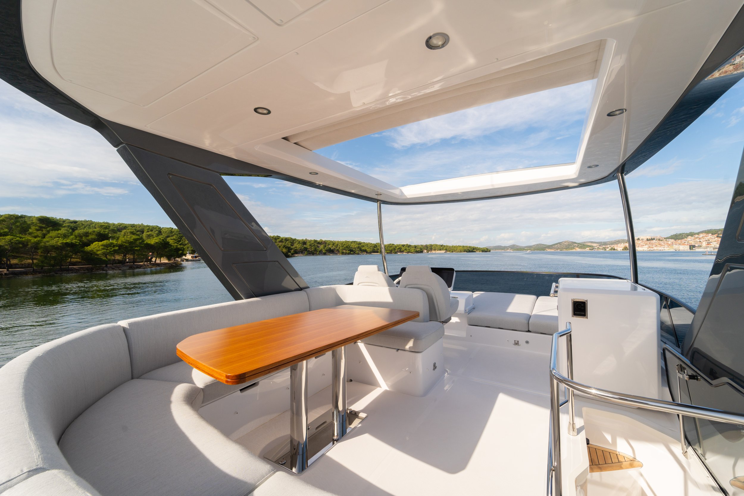 Azimut 53 Fly-173.jpg