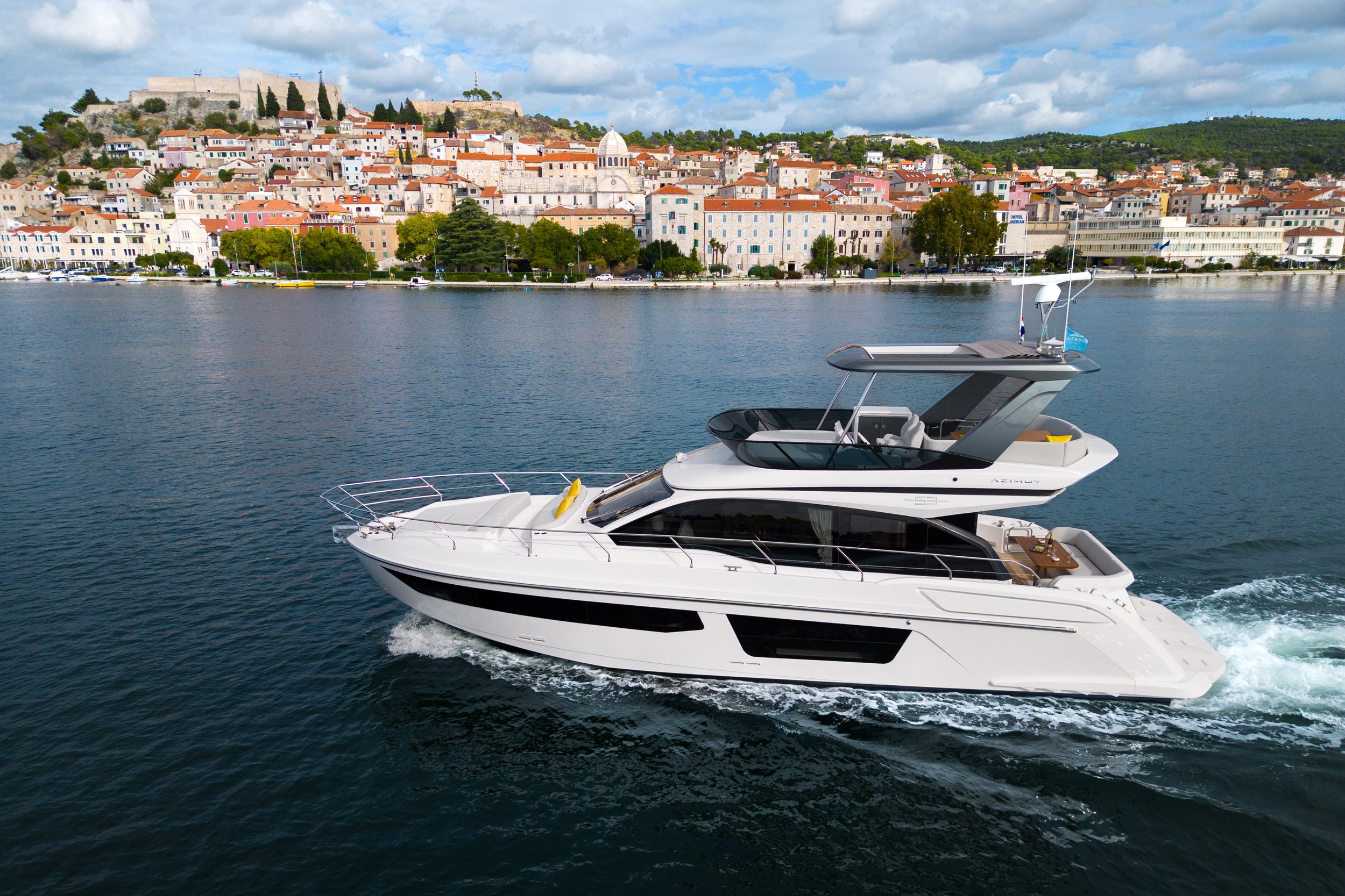 Azimut 53 Fly-193.jpg