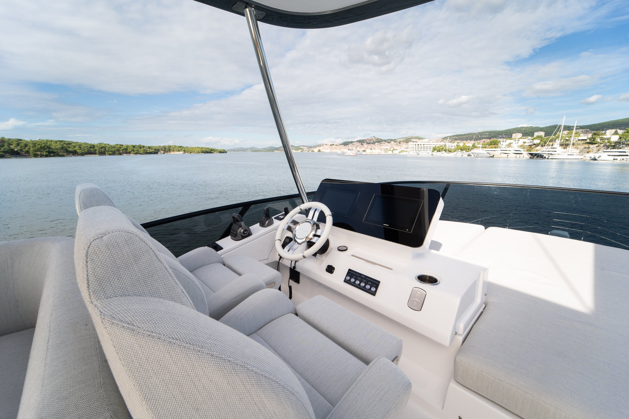 Azimut 53 Fly-181.jpg