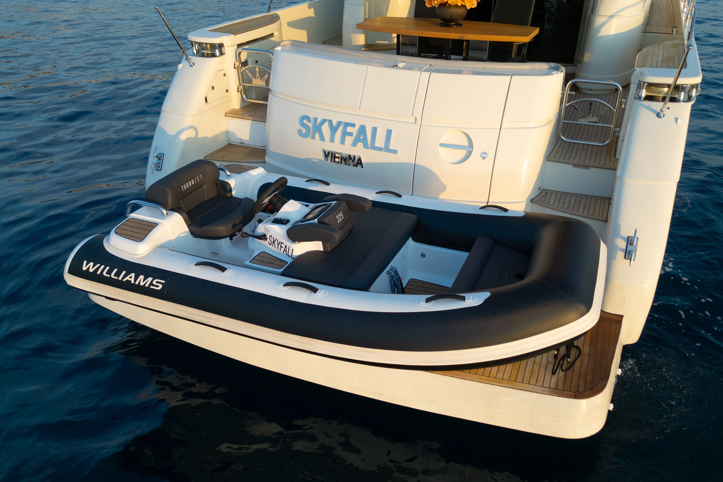 Dominator 62 - Skyfall-99.jpg