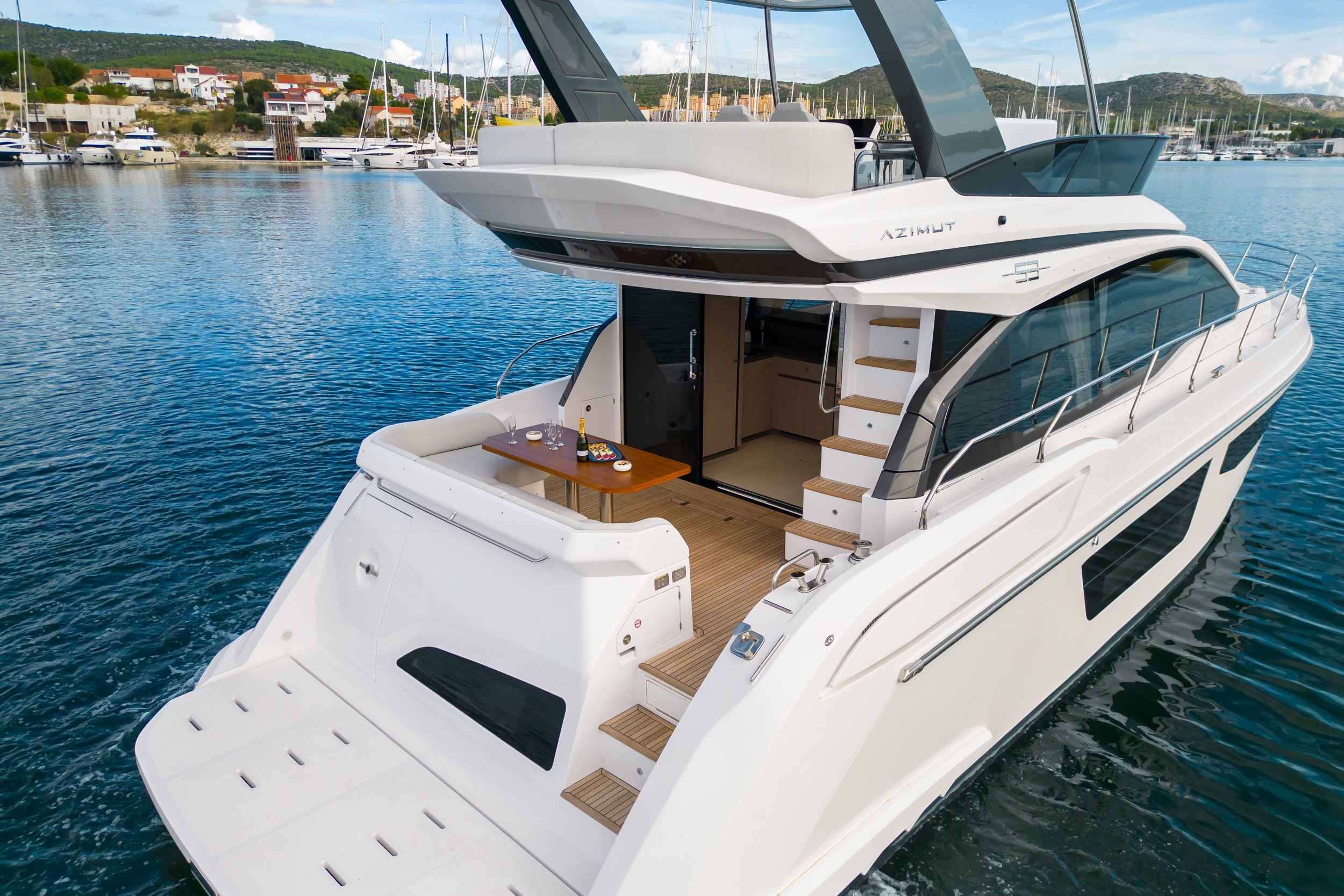 Azimut 53 Fly-113.jpg