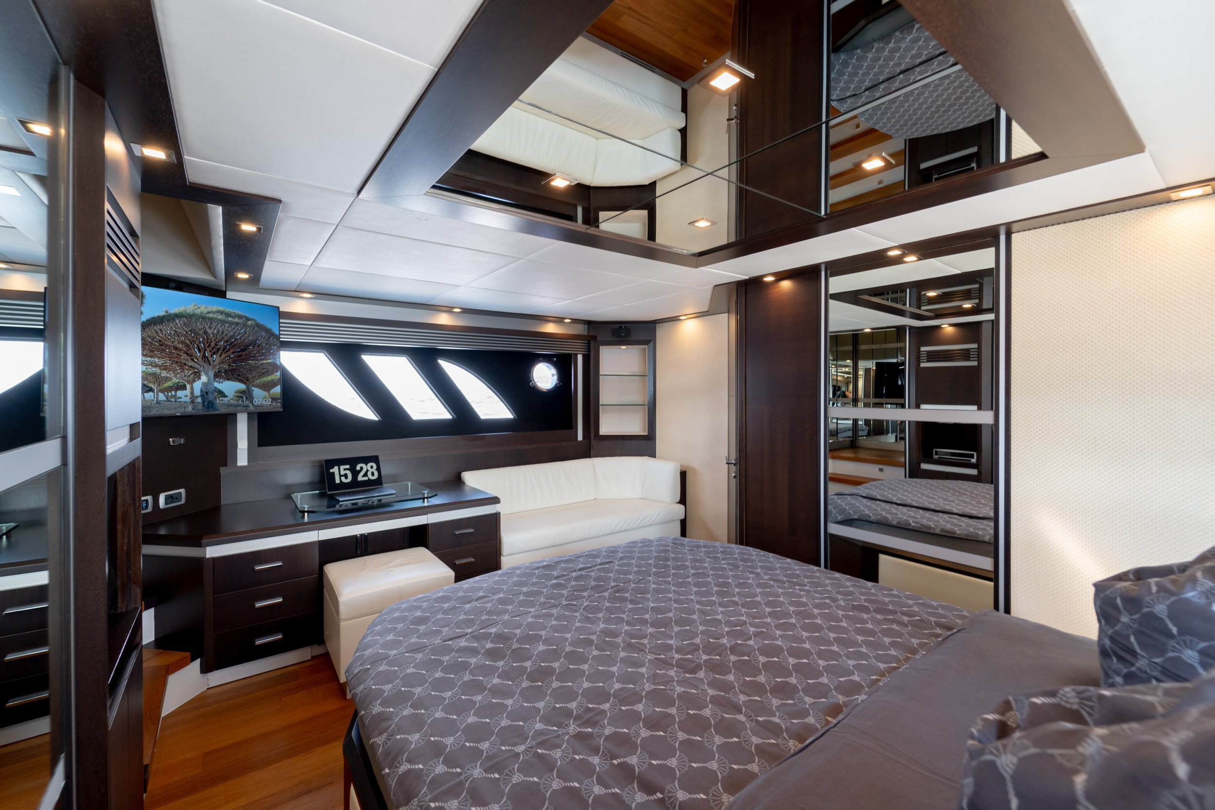 Dominator 62 - Skyfall-26.jpg