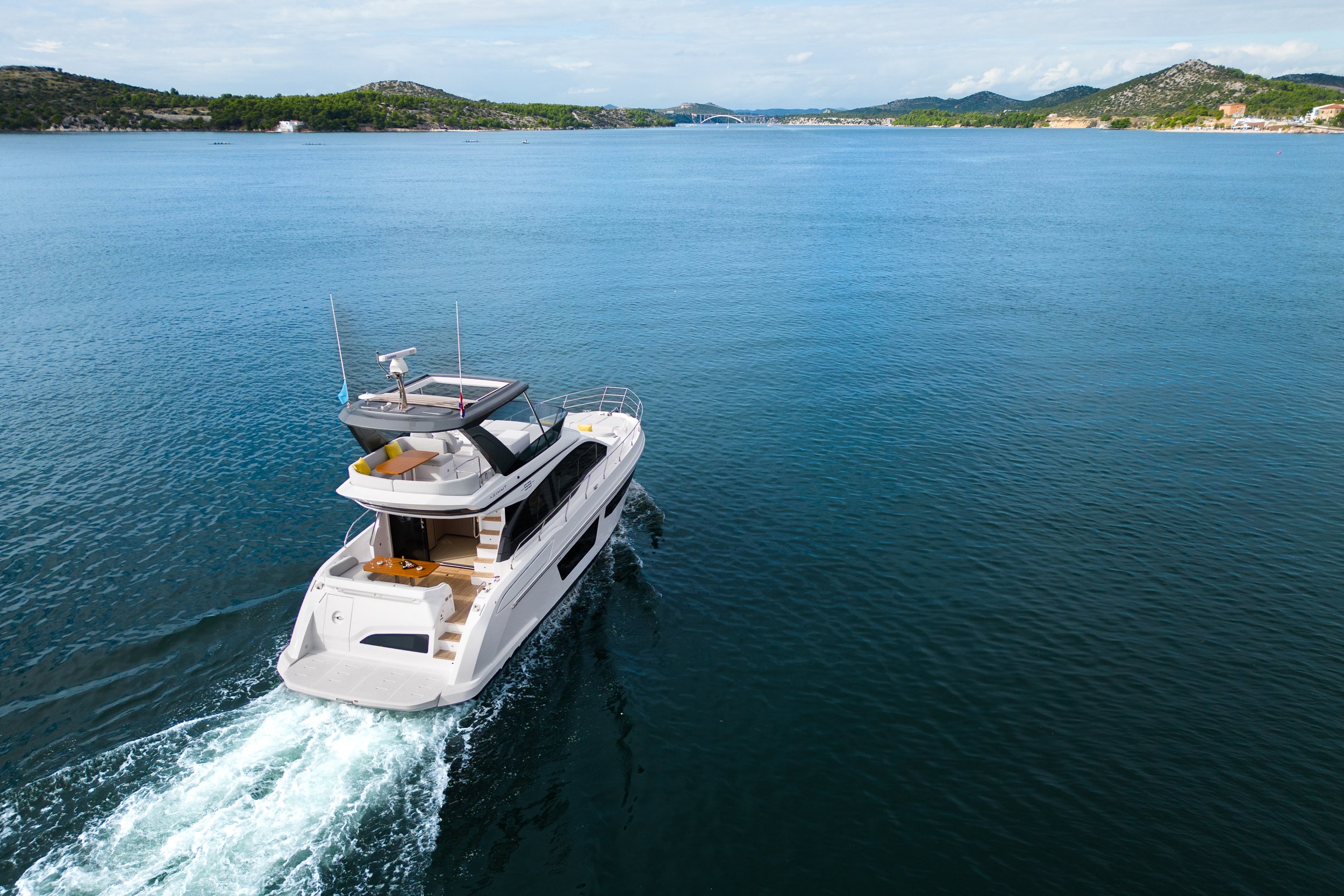 Azimut 53 Fly-190.jpg