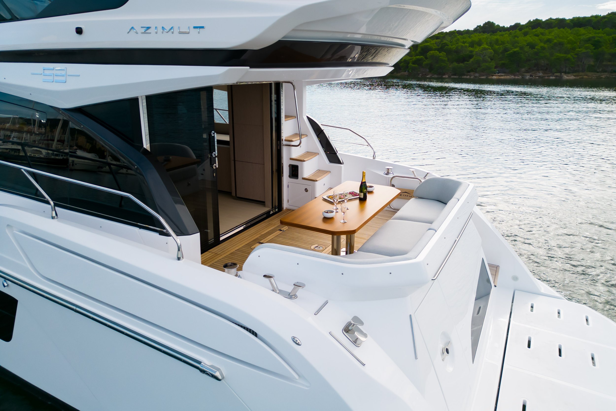 Azimut 53 Fly-120.jpg