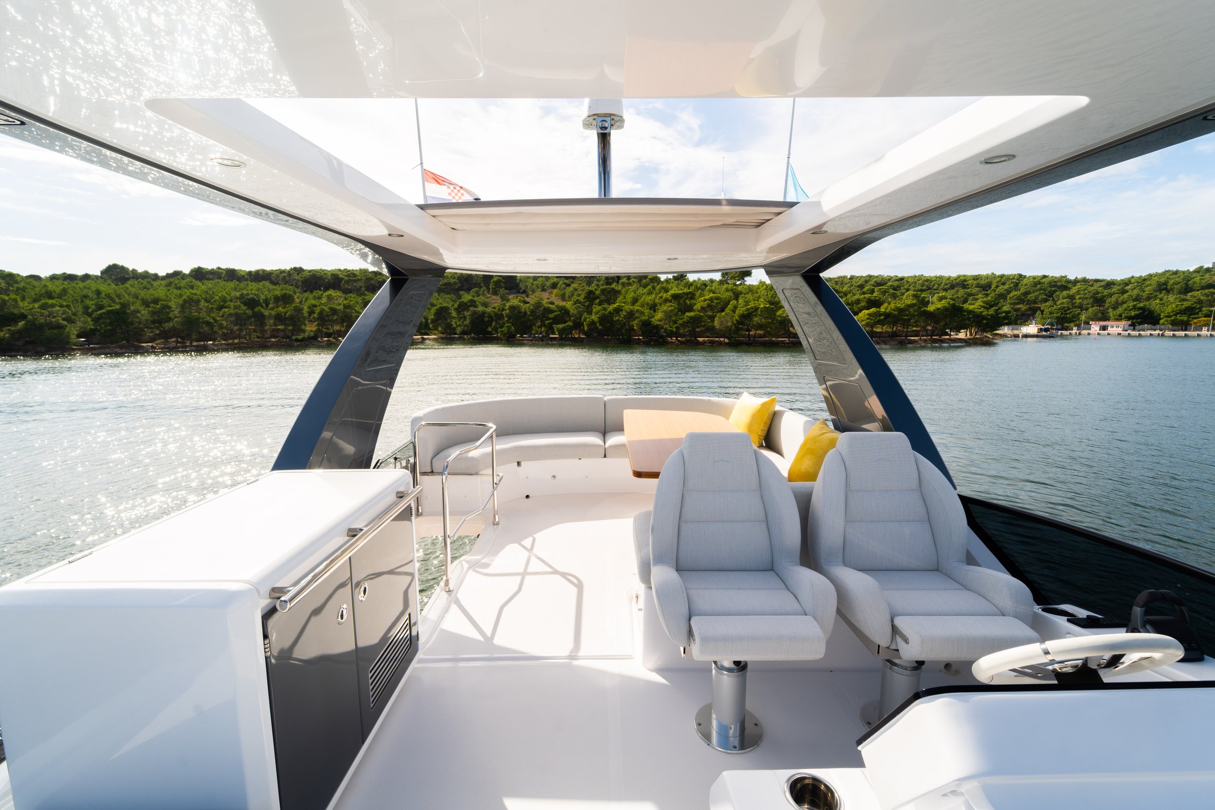 Azimut 53 Fly-179.jpg