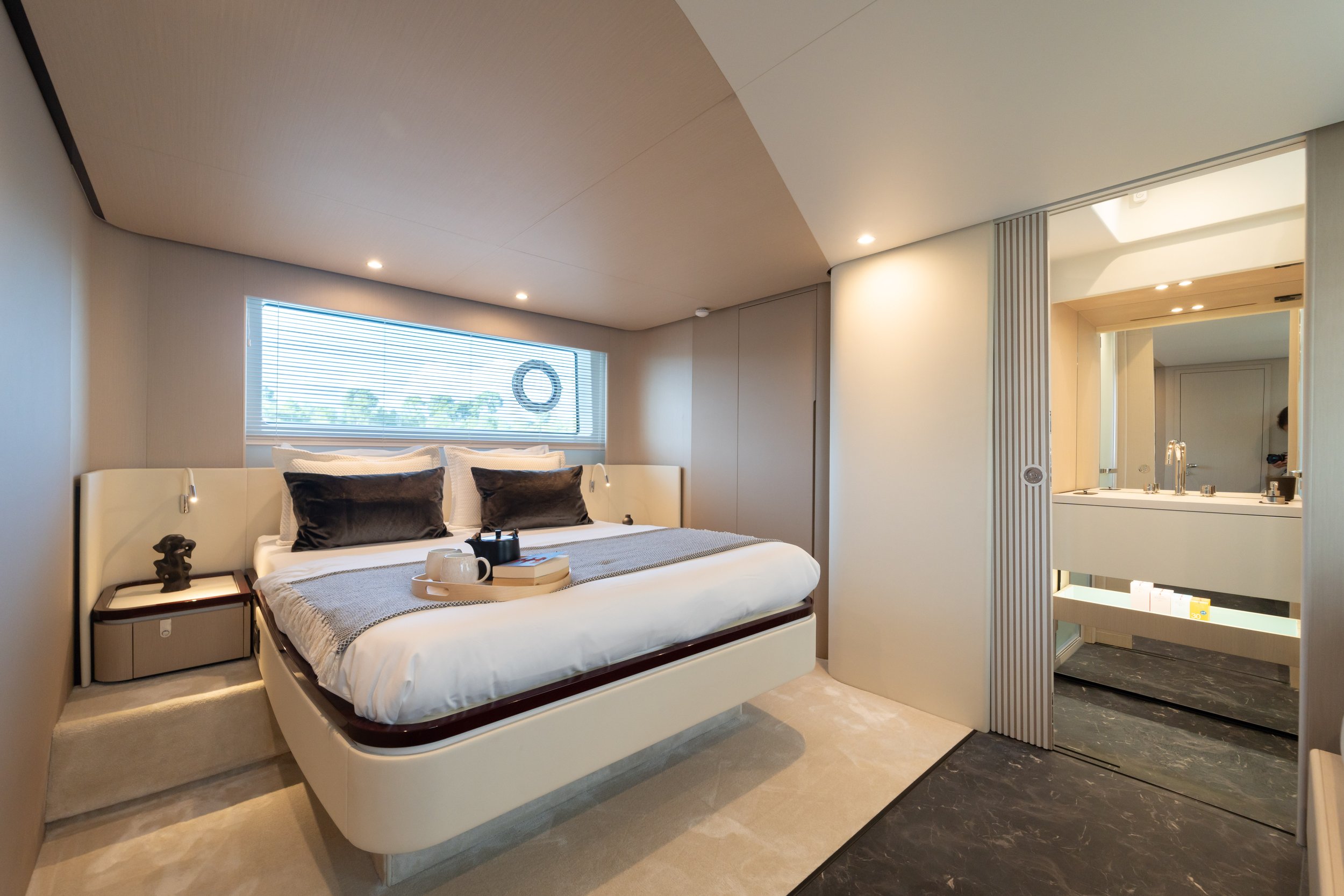 Azimut 68 - Donna-134.jpg