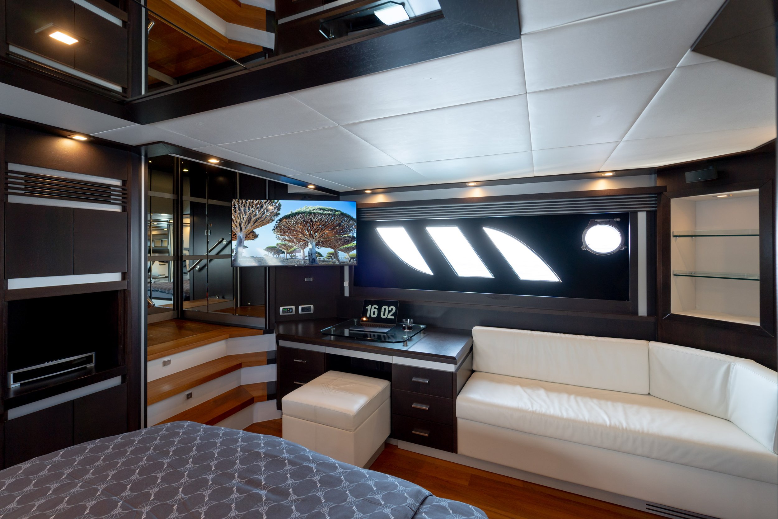 Dominator 62 - Skyfall-36.jpg